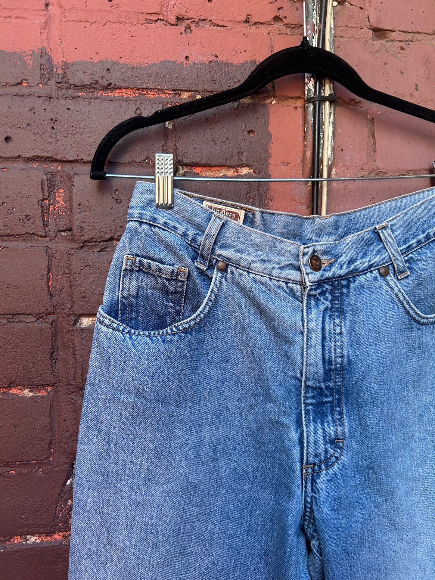 90's Vintage Light Wash Curve Jeans / 30 Waist
