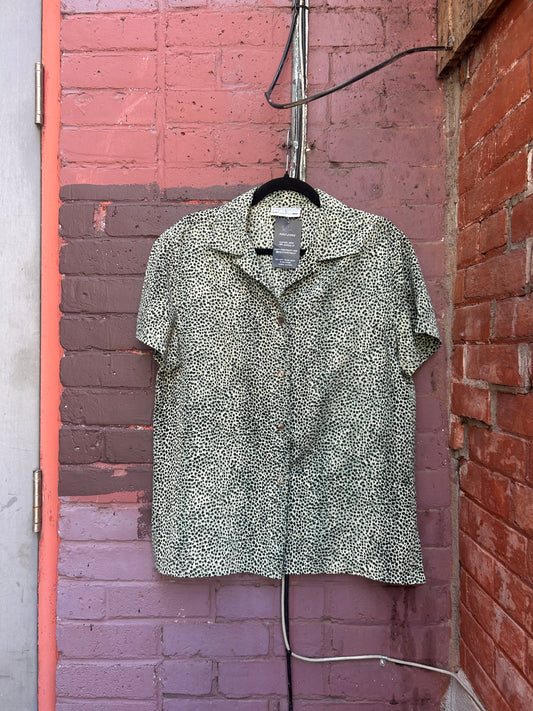 90's Vintage Green Leopard Print Short Sleeve Button Down / Size L