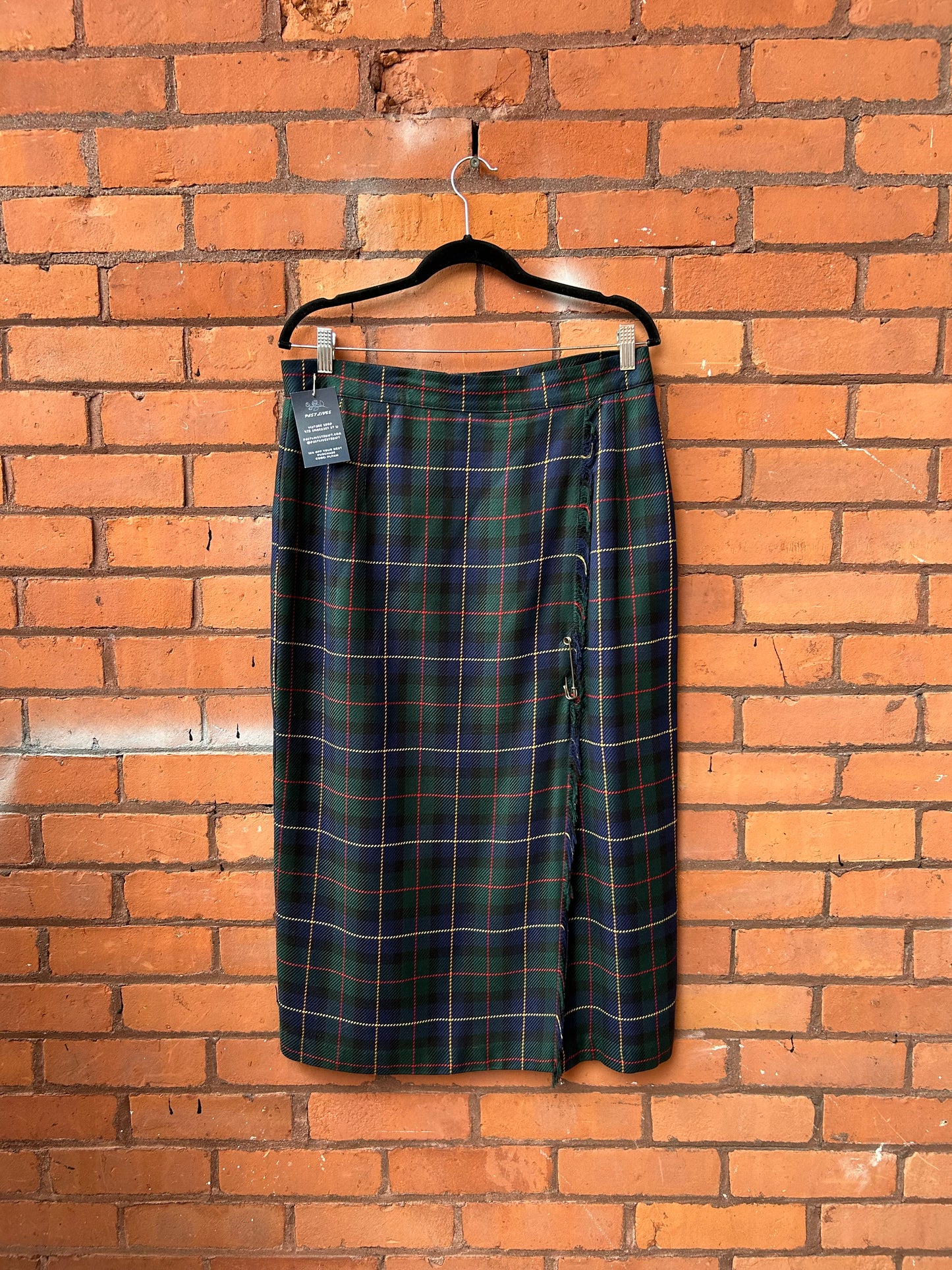 90’s Vintage Green & Navy Plaid Wrap Skirt / 34 Waist
