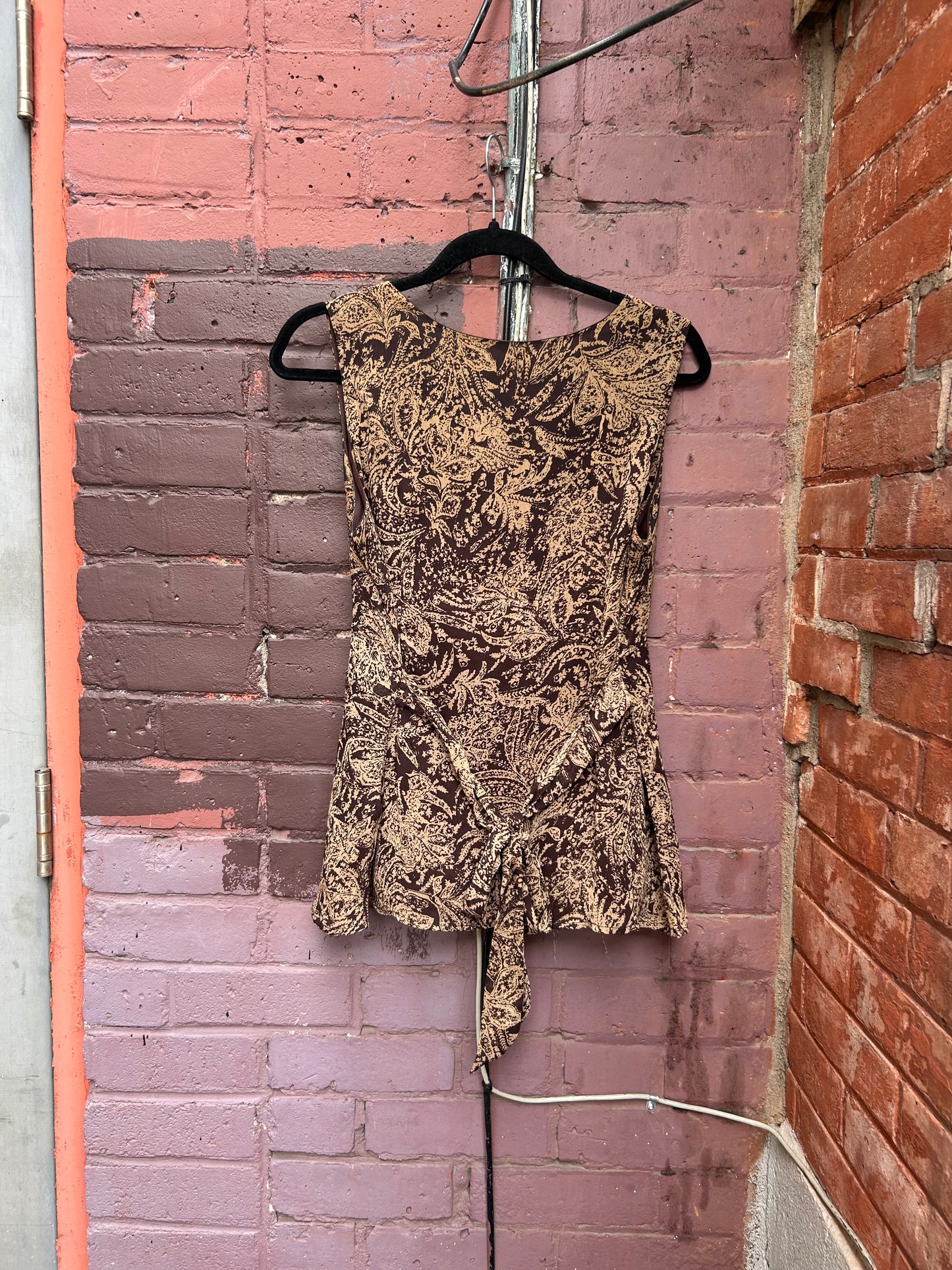 90’s Vintage Brown V-Neck Tie Tank / Size L