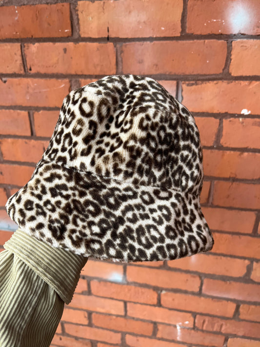 90’s Vintage Leopard Plush Bucket Hat