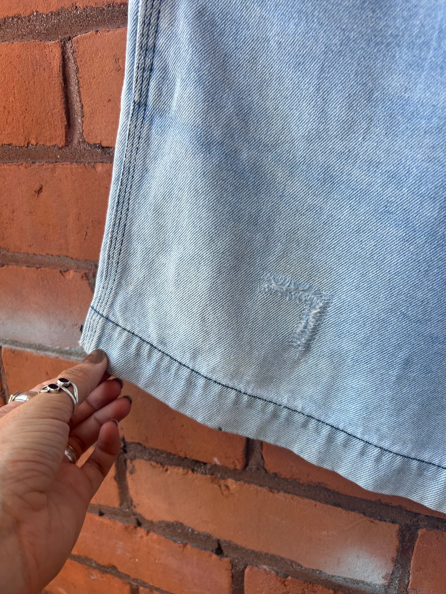 90’s Vintage Light Wash Distressed Denim Shorts / 34 Waist