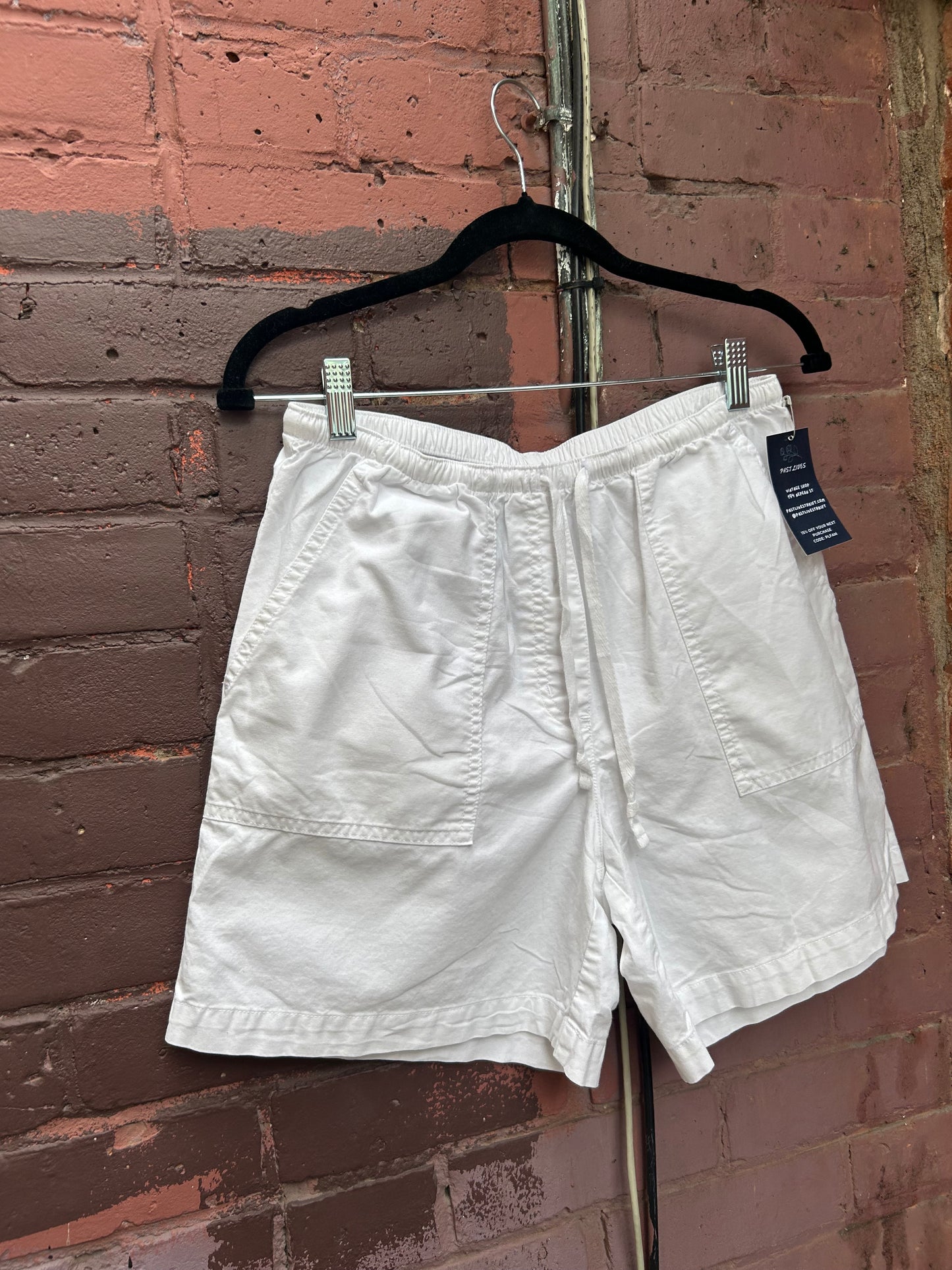 90's Vintage LL Bean White Cotton Shorts / 28-32 Waist