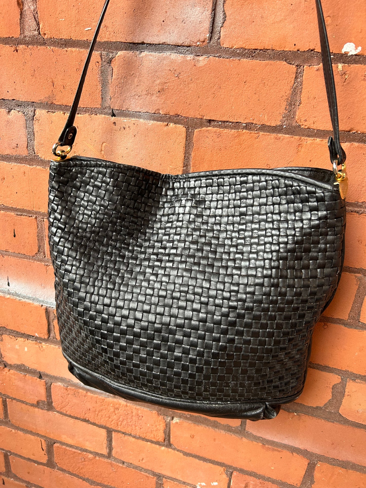 90’s Vintage Black Woven Leather Purse