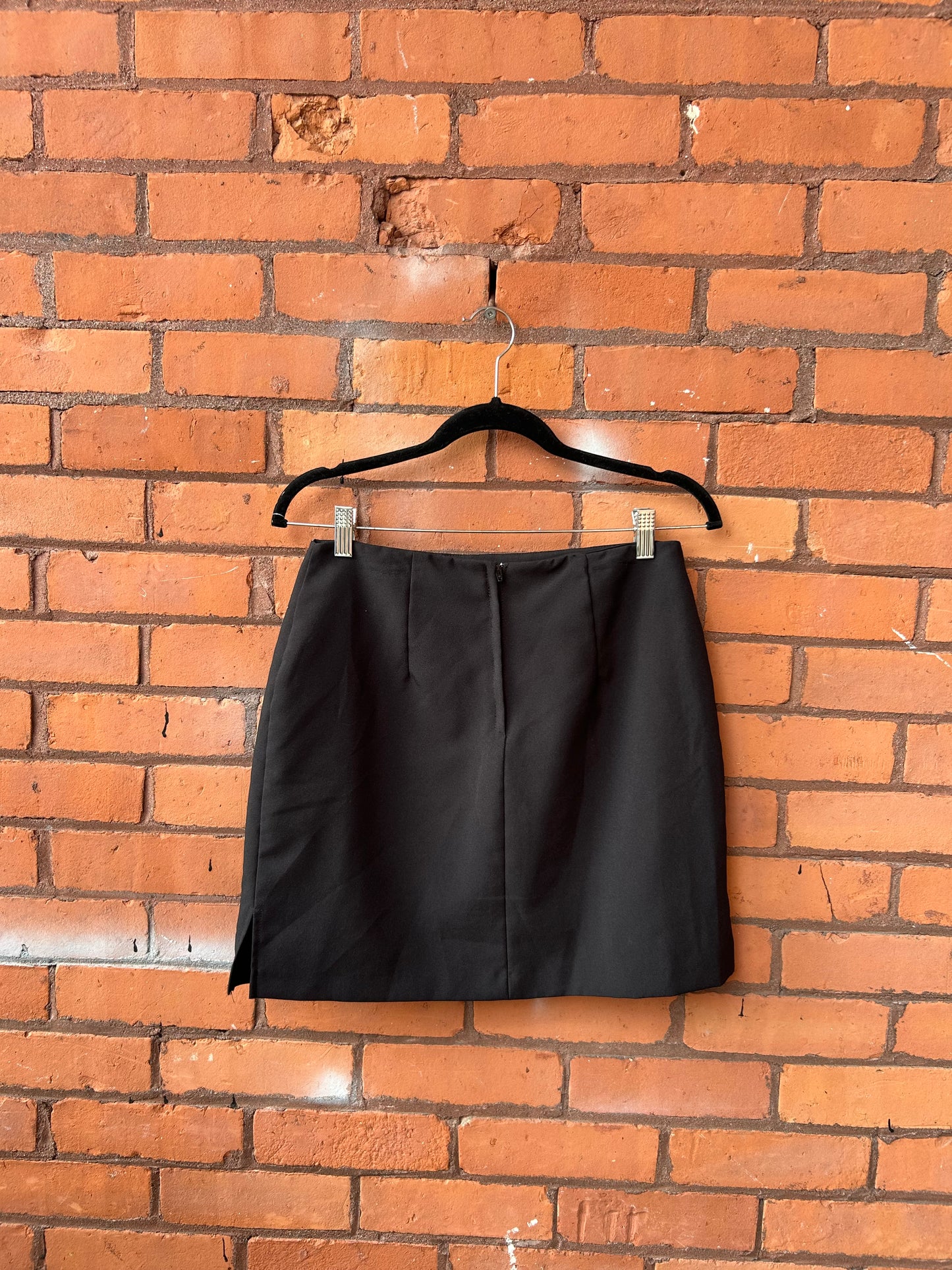 90’s Vintage Classic Black Mini Skirt / 28 Waist