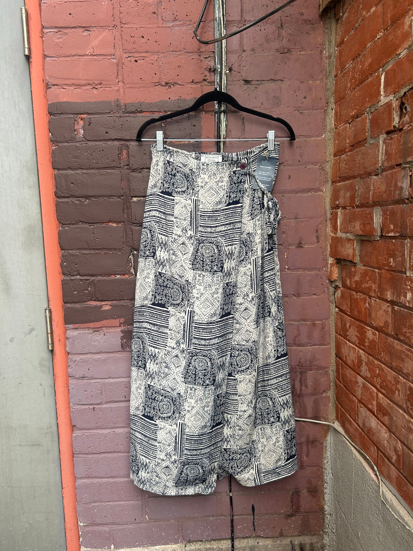 90’s Vintage Blue & White Print Wrap Maxi Skirt / 28 Waist