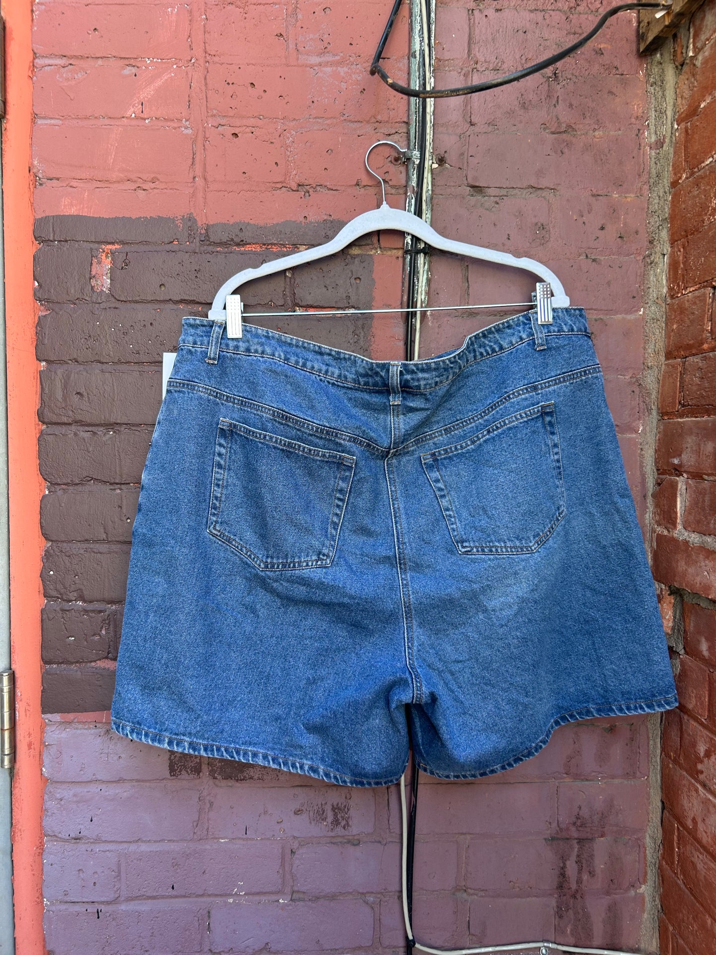 90’s Vintage Classic Denim Mid Length Jorts / 42 Waist