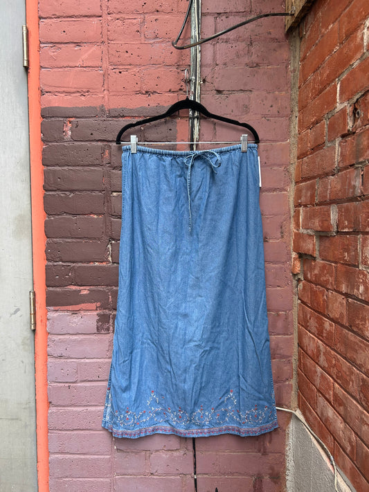 90's Vintage Denim Floral Embroidered Maxi Skirt / 32 - 36 Waist