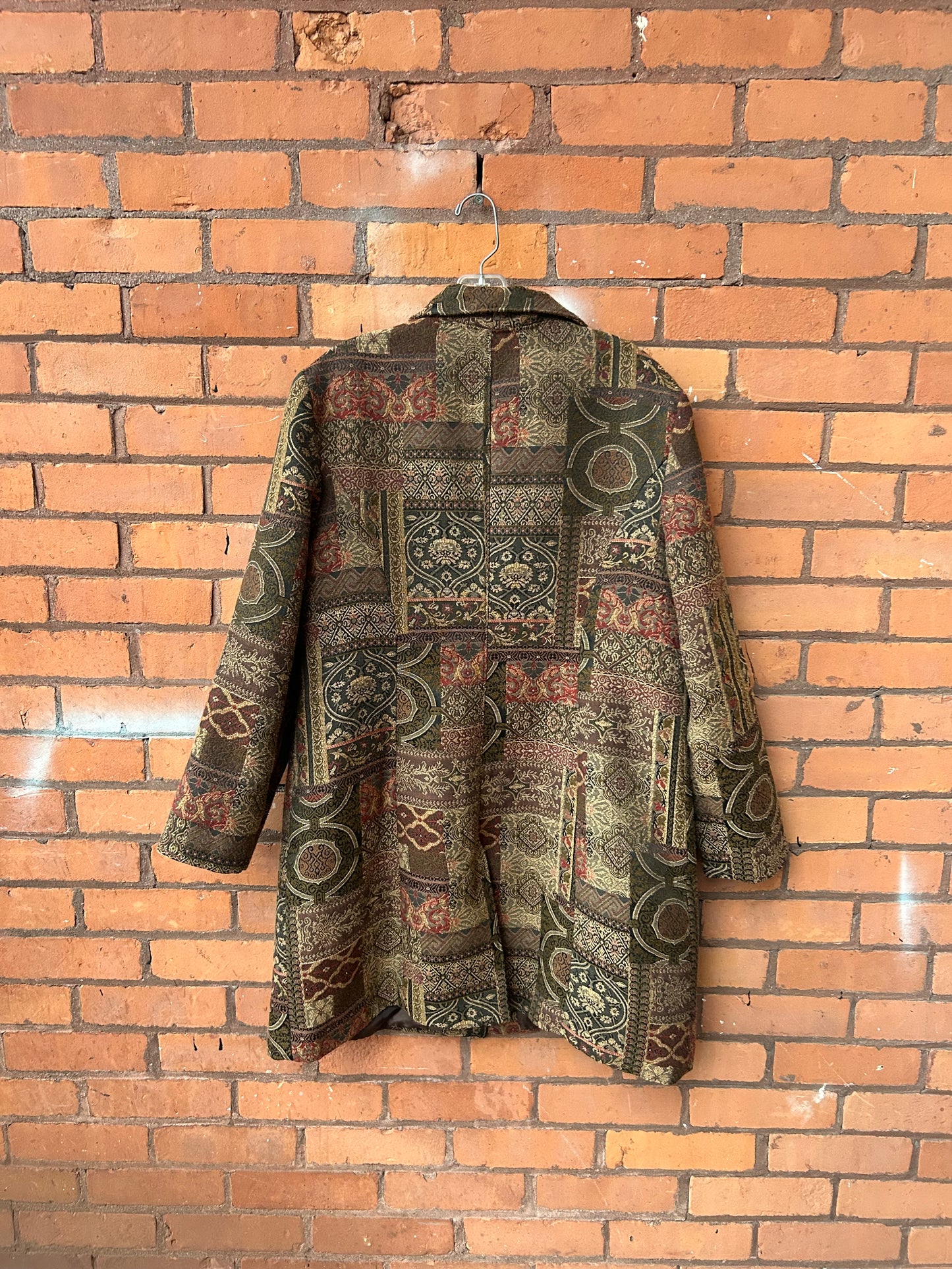 90’s Vintage Brown & Red Tapestry Jacket / Size XL