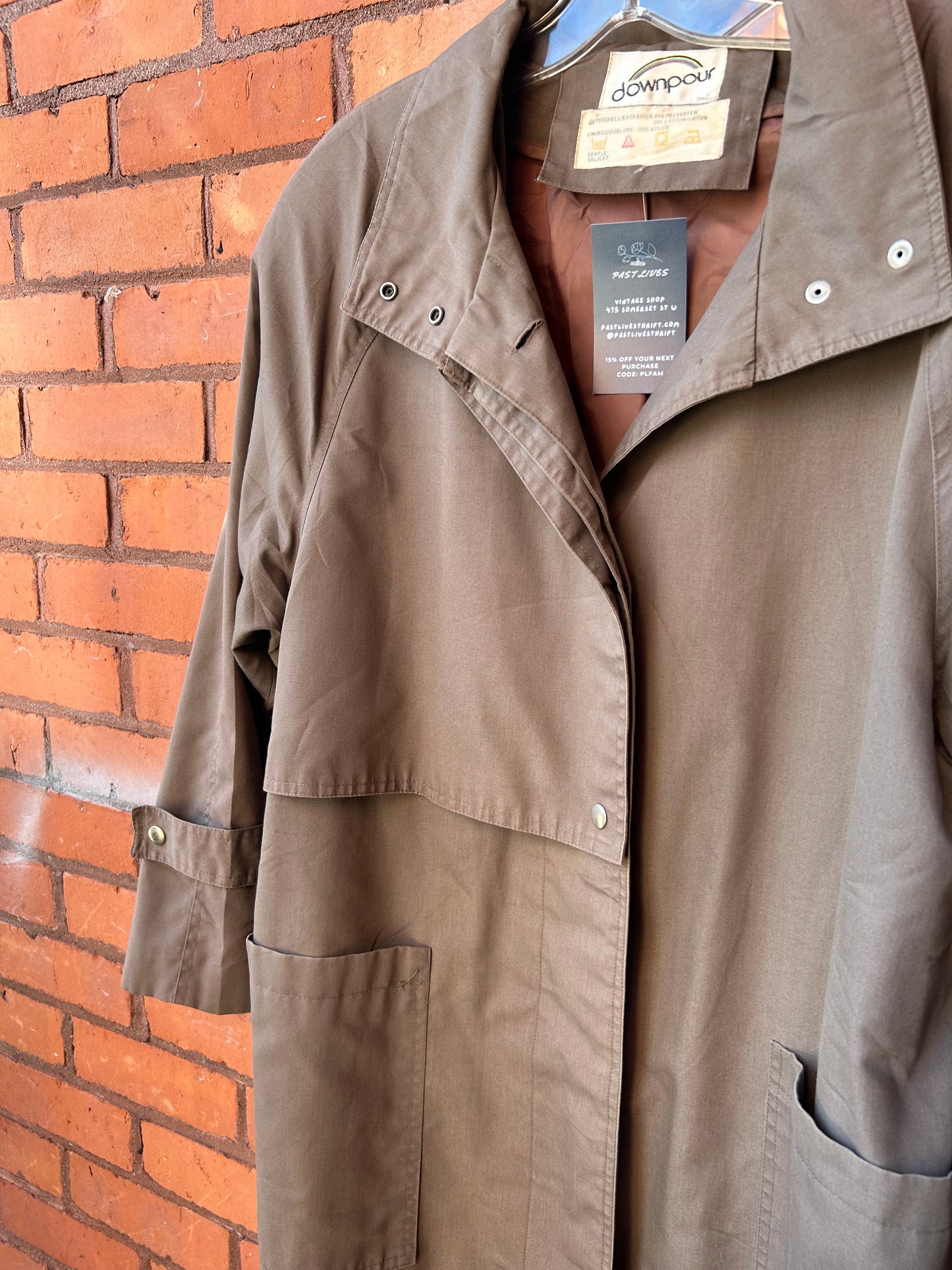 70’s Vintage Khaki Trench Coat / Size S-M