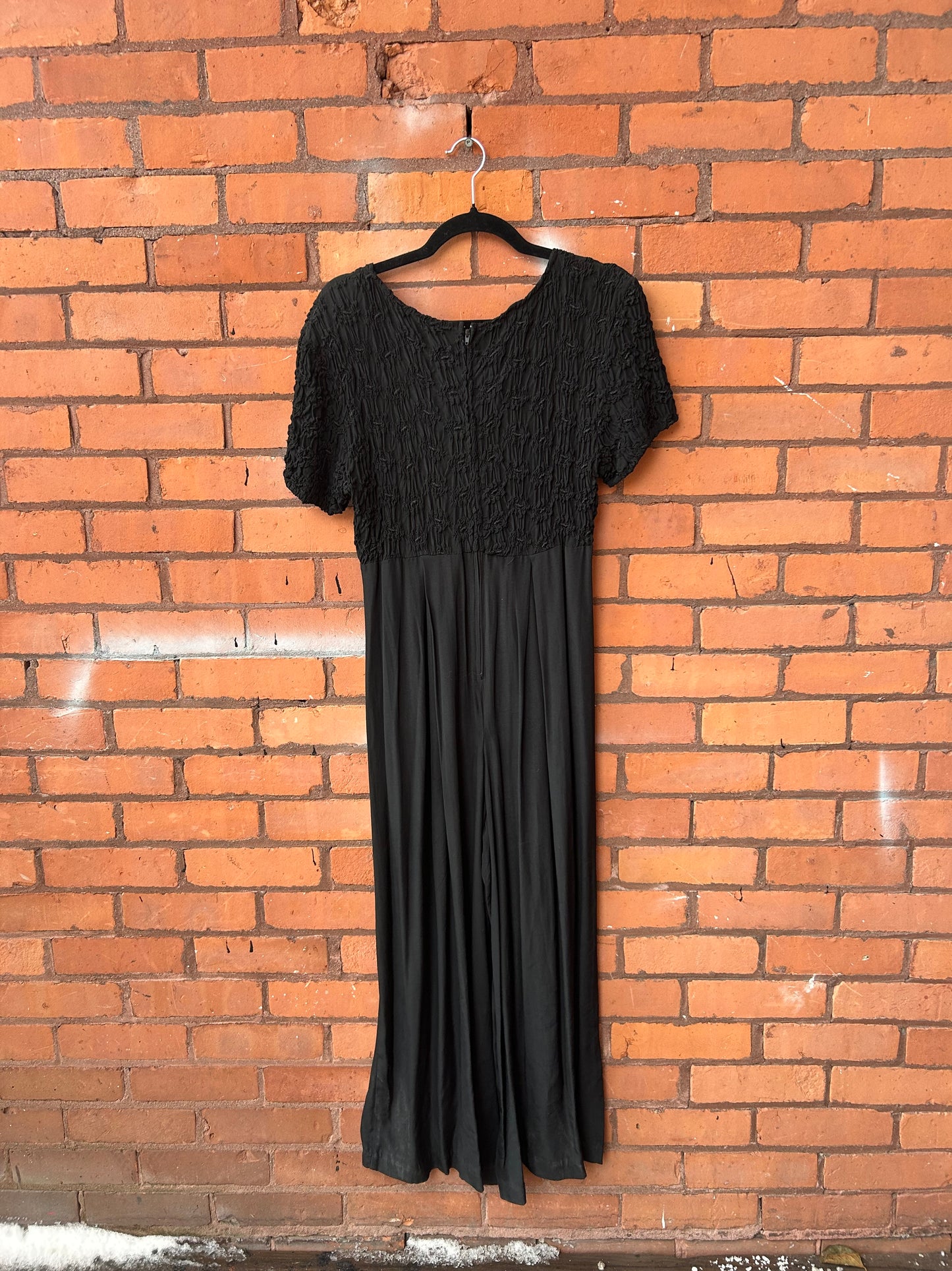 90’s Vintage Black Textured Wide Leg Jumpsuit / Size 8