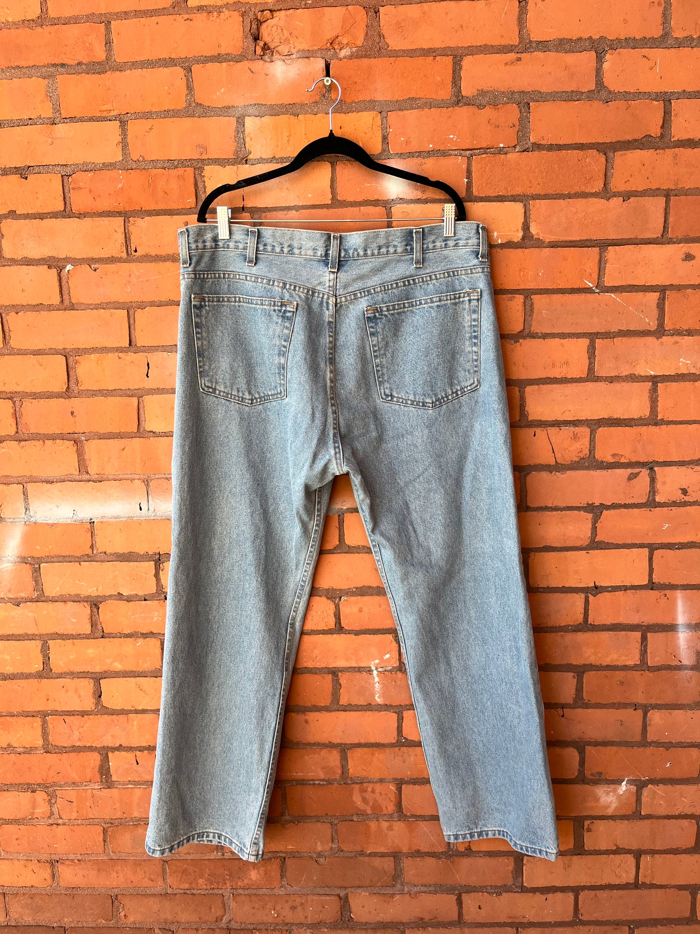 90’s Vintage Light Wash Straight Leg Jeans / 38 waist