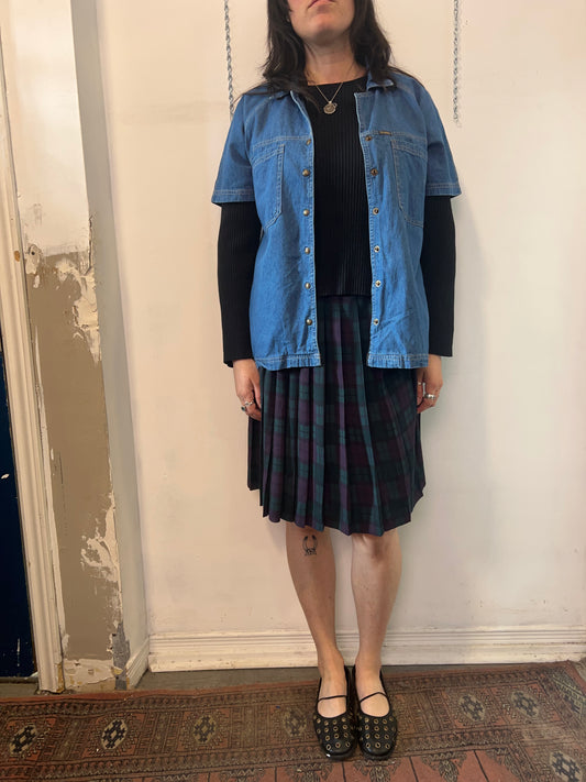 90’s Vintage Blue Denim Short Sleeve Button Down Shirt / Size L