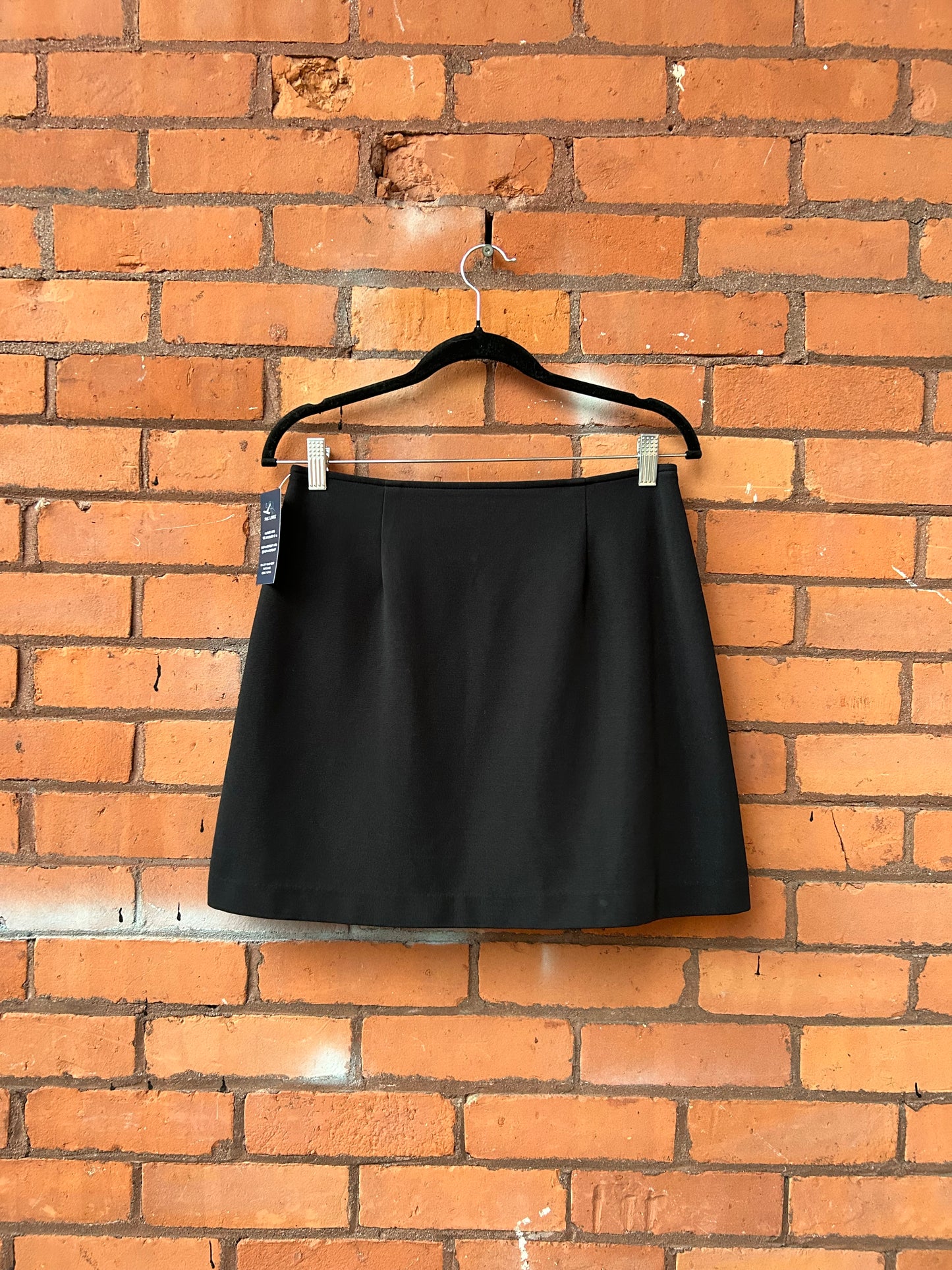 90’s Vintage Classic Black Mini Skirt / 30 Waist