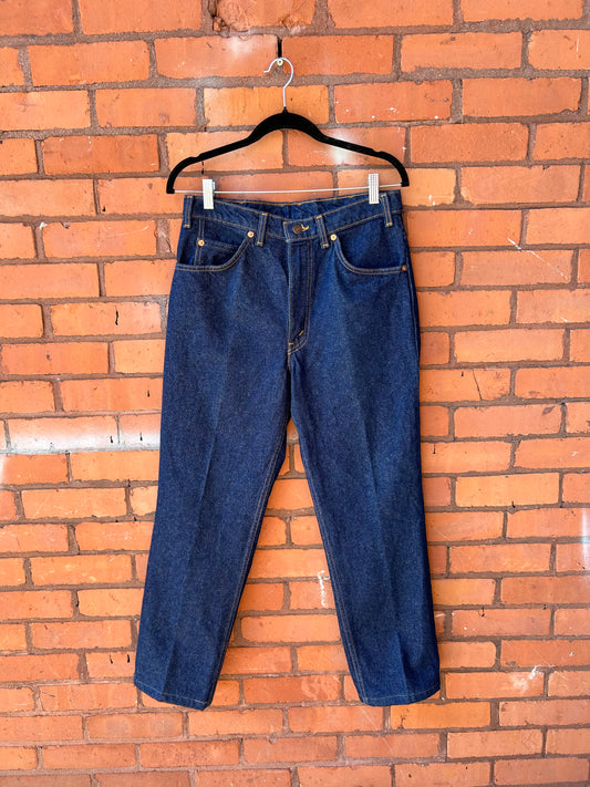 90’s Vintage Levi’s 619 Indigo Straight Leg Cropped Jeans / 31 Waist