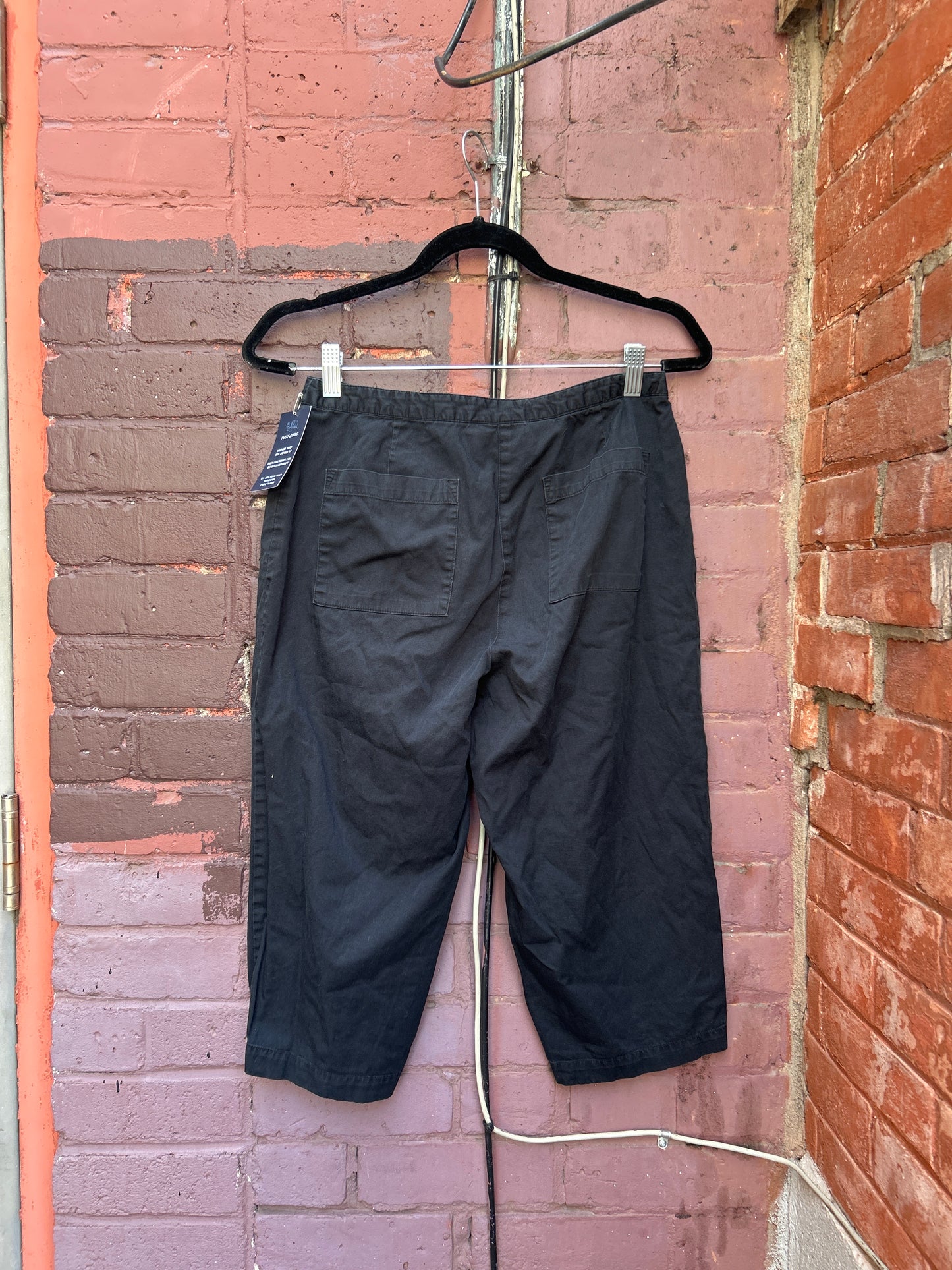 Y2K Vintage Black Cotton Capris / 28 Waist