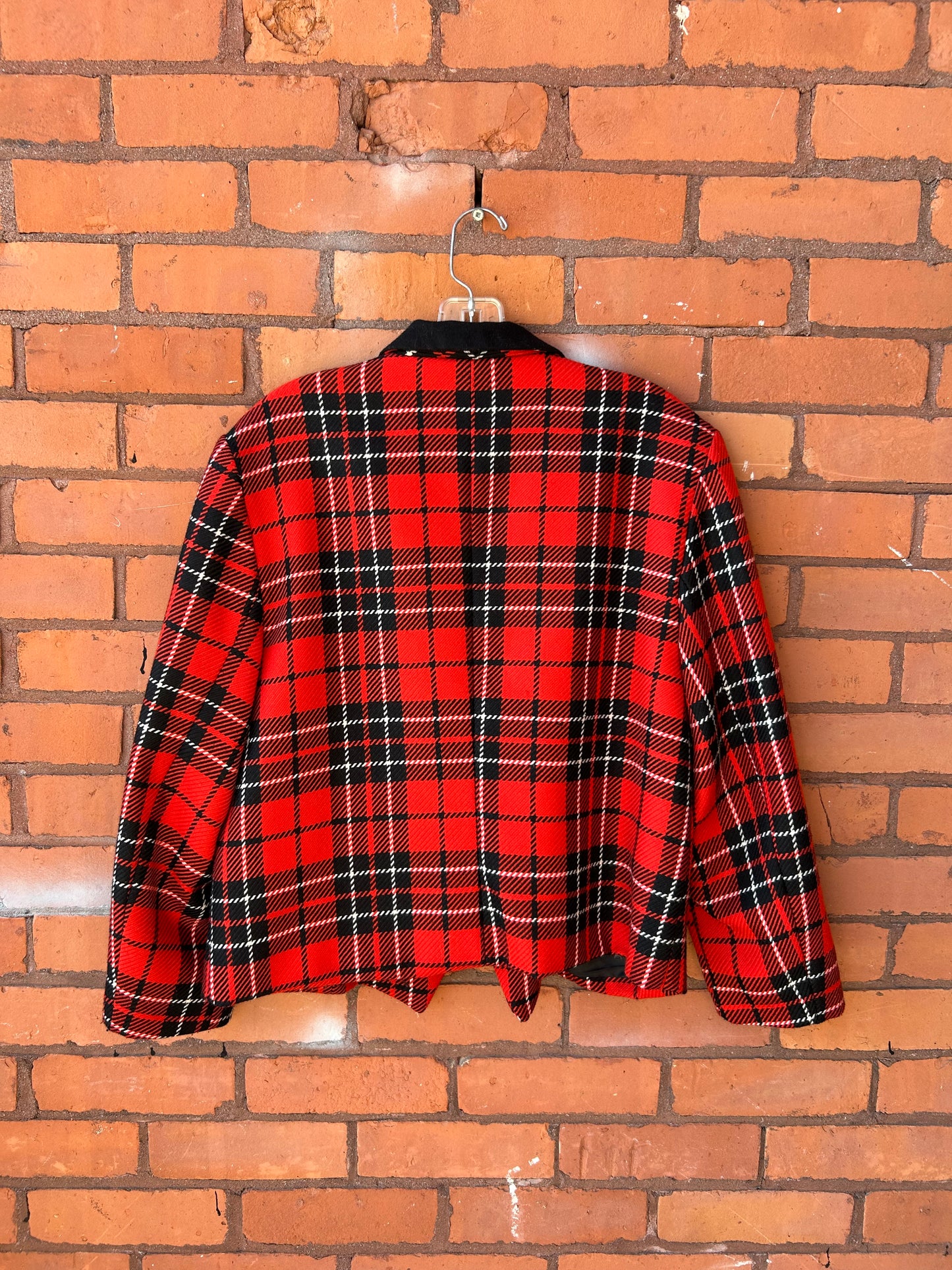 80’s Vintage Red & Black Tartan Cropped Blazer / Size M