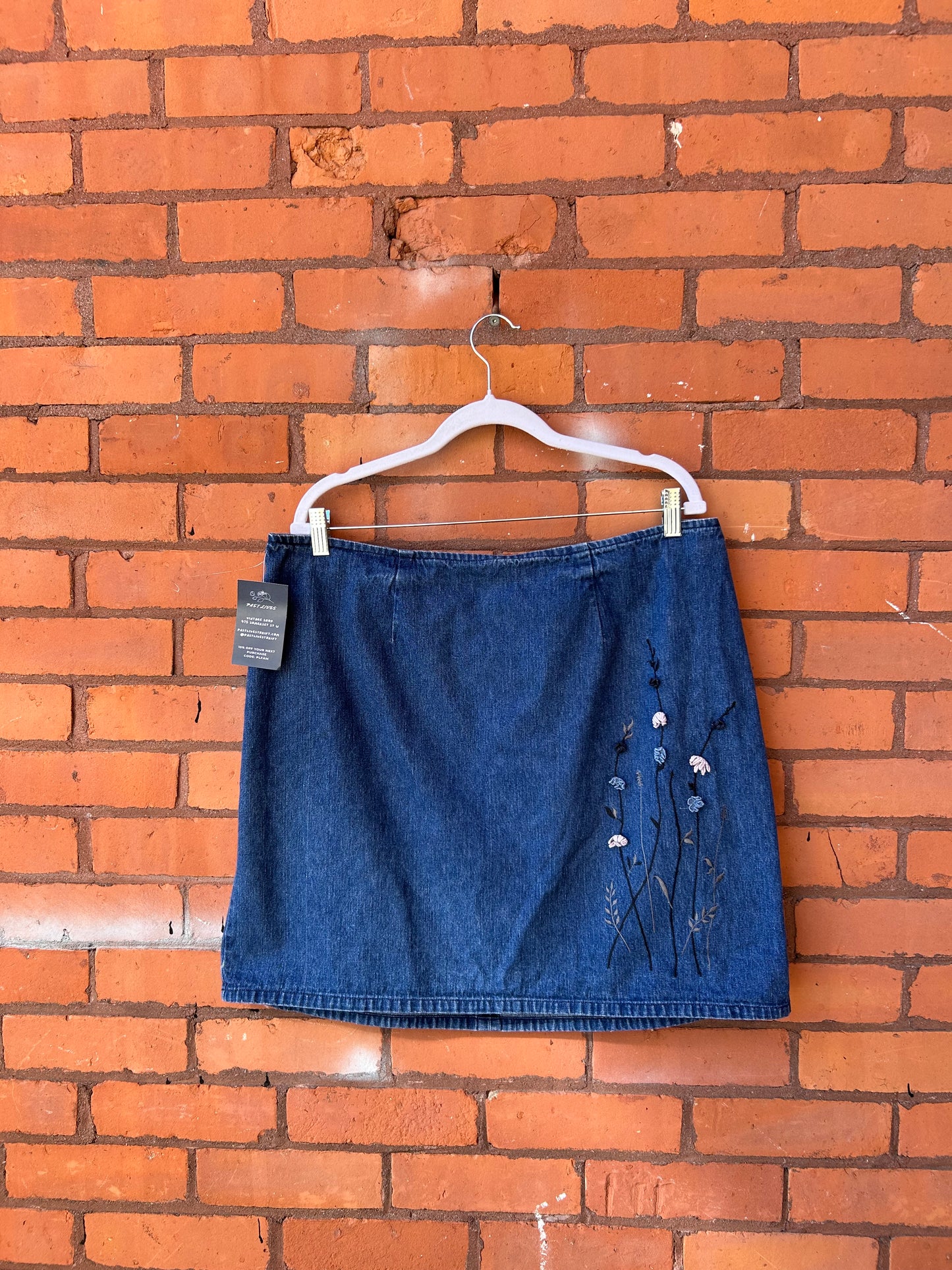 90’s Vintage Blue Denim Floral Mini Skirt / 38 Waist