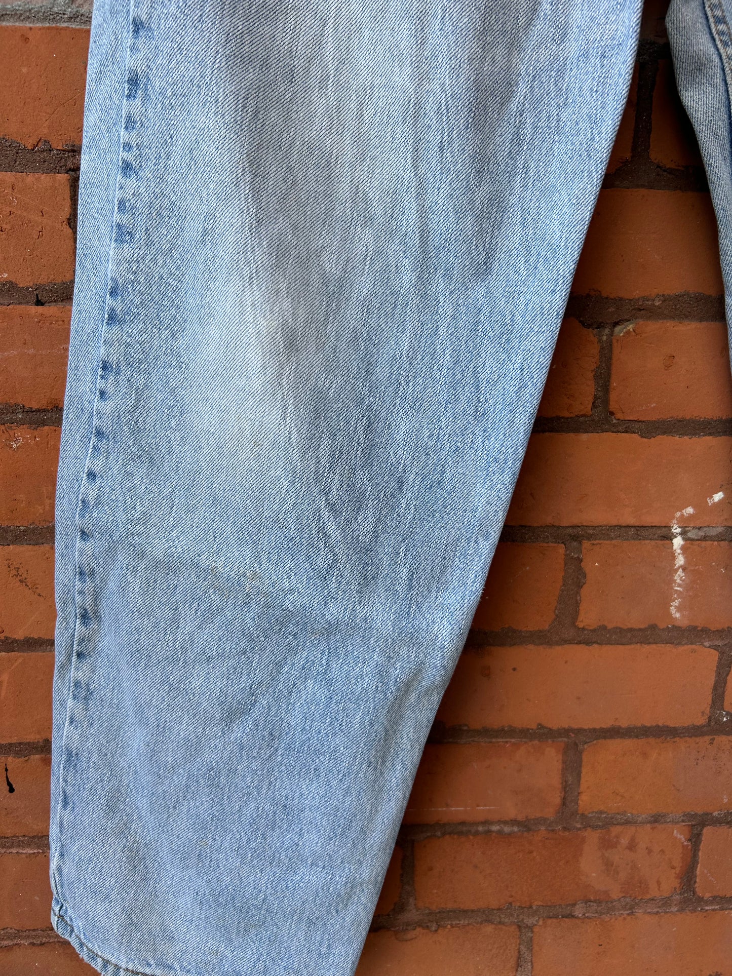 Y2K Vintage Levi’s 550 Light Wash Jeans / 36 Waist