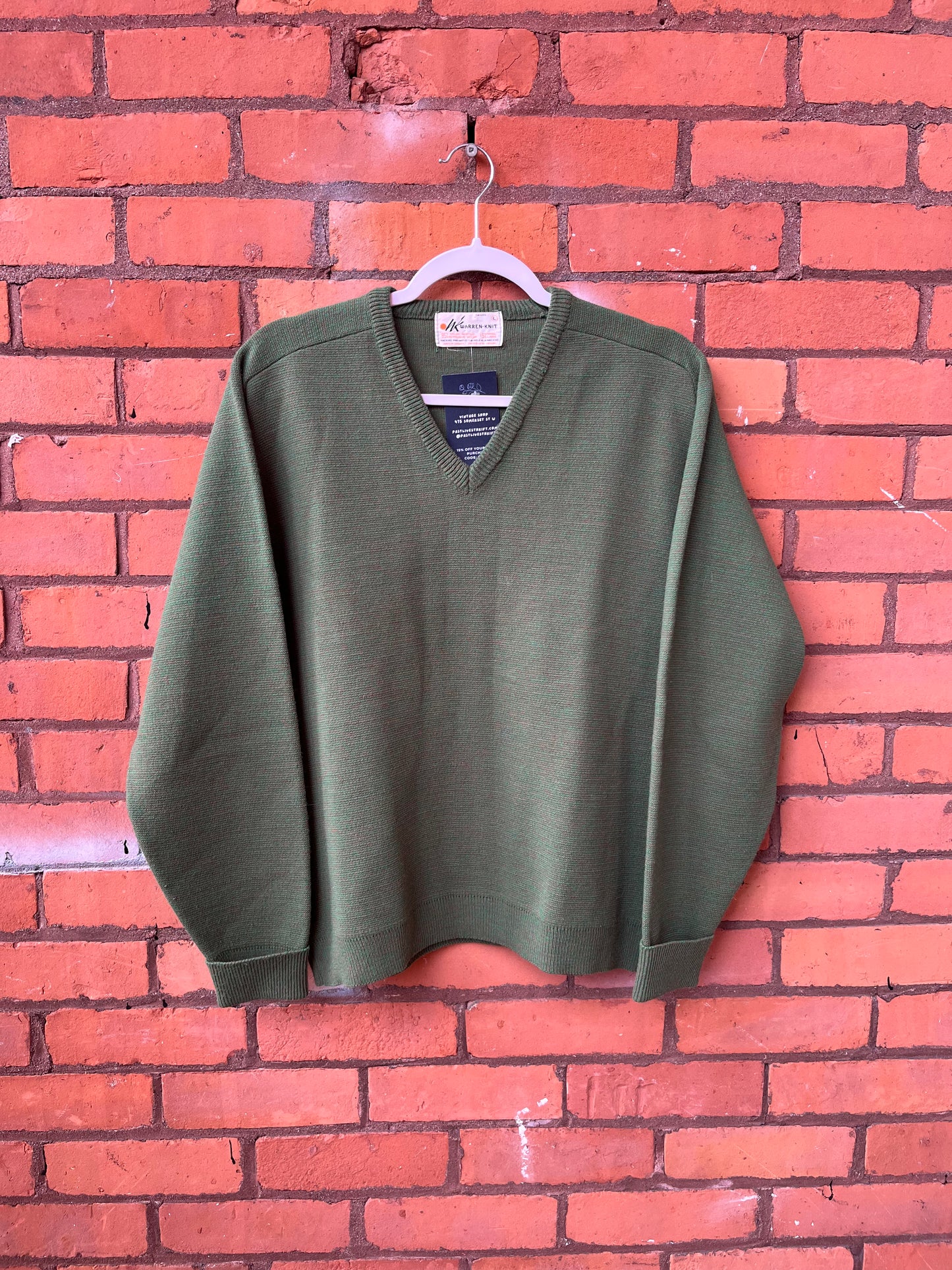 80’s Vintage Green Vneck Sweater / Size L