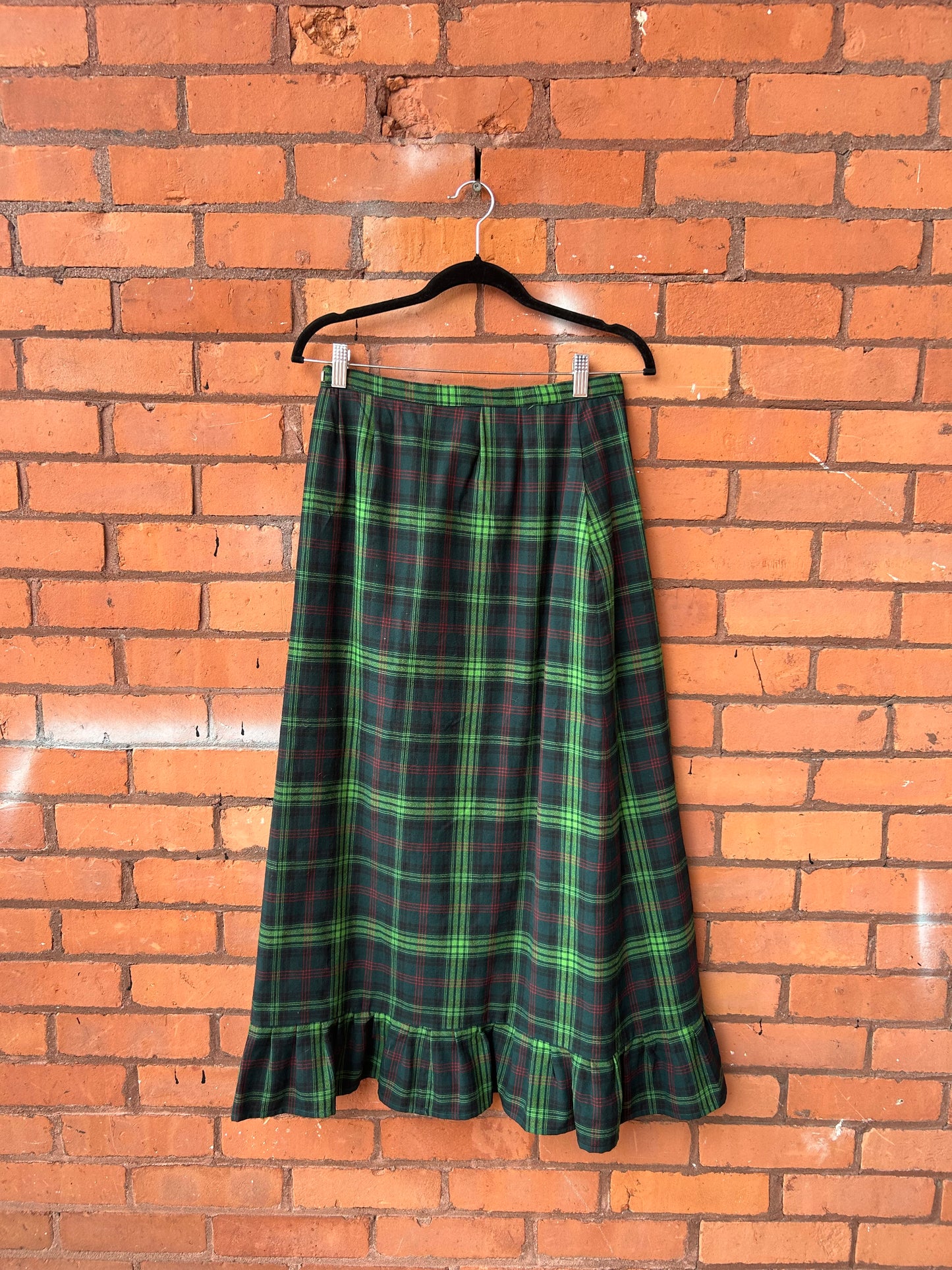 80’s Vintage Green Tartan Wool Ruffle Wrap Skirt / 28 Waist
