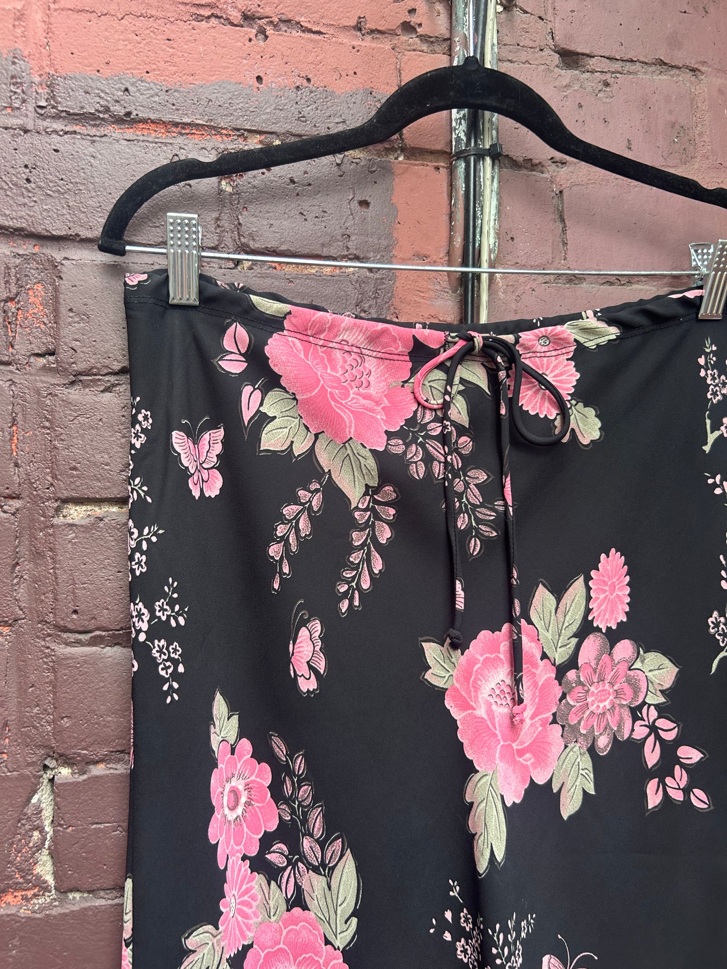 Y2K Vintage Pink & Black Floral Midi Skirt / 30-36 Waist