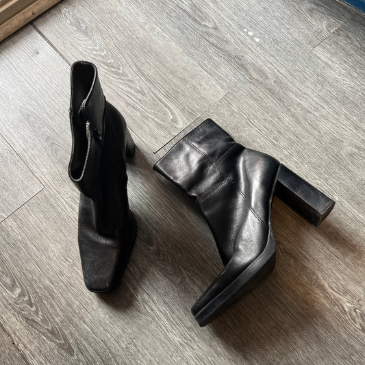 Y2K Vintage Candies Black Leather Boots / Size 10