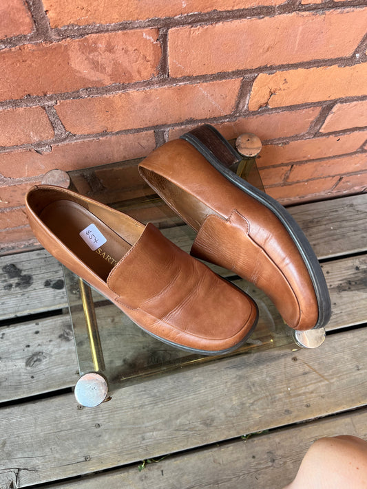 90’s Vintage Brown Leather Classic Loafers / Size 8.5