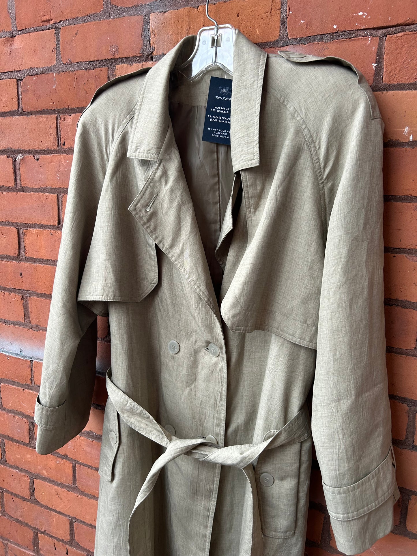 90’s Vintage Beige Double Breasted Trench Coat / Size M-L