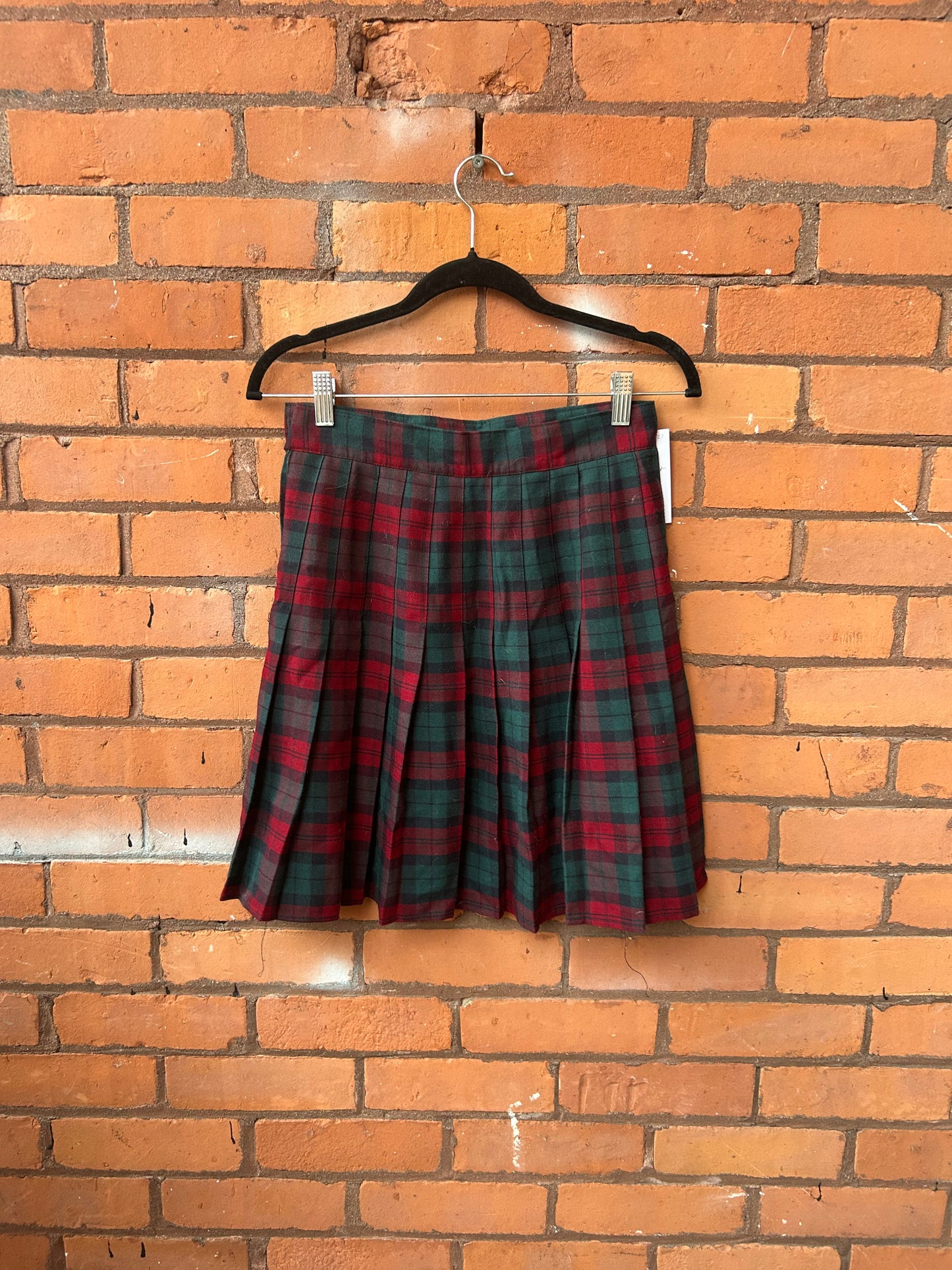 90’s Red & Green Plaid Pleated Skirt / 27 Waist