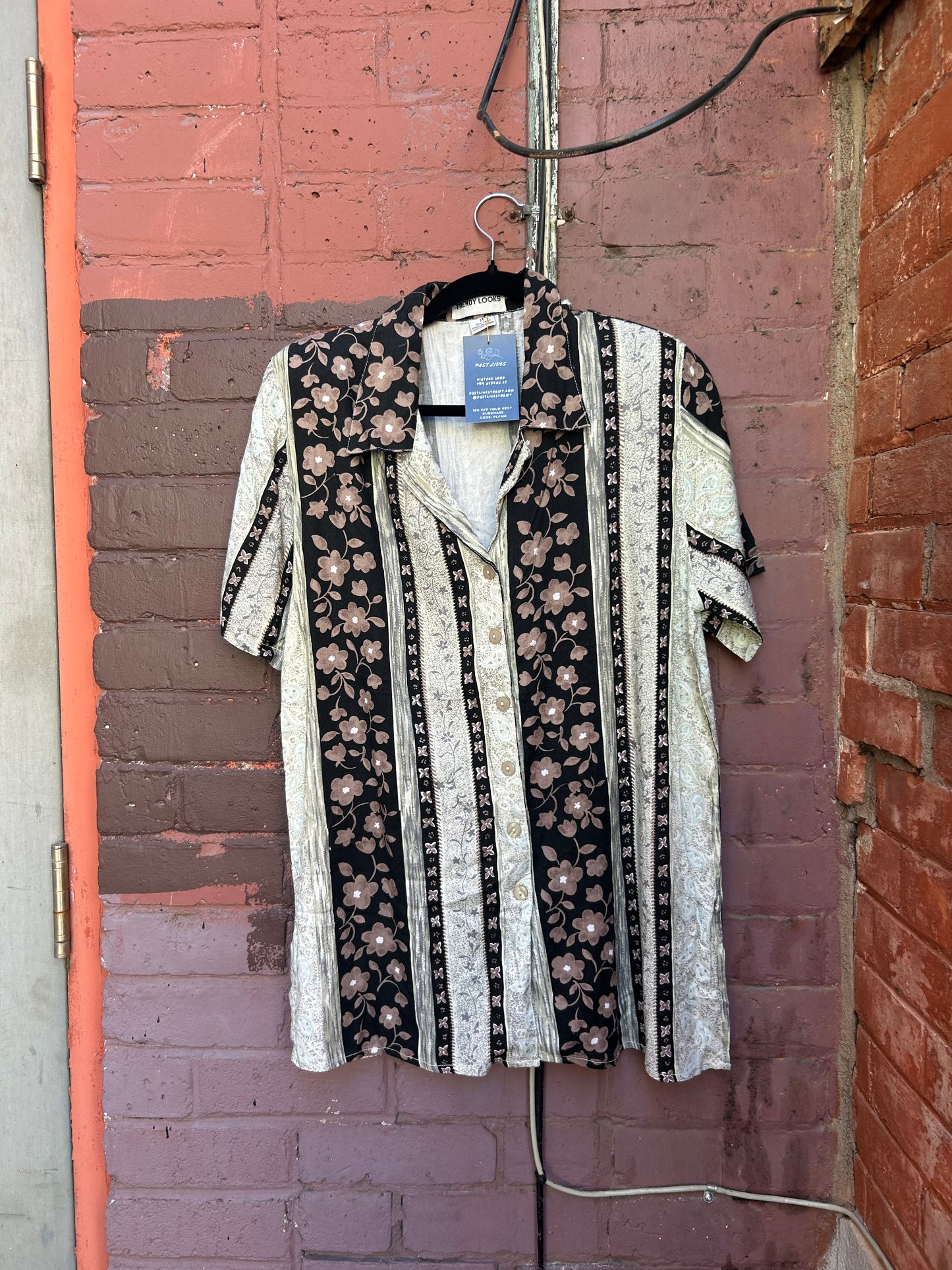 90’s Vintage Green & Mauve Floral Short Sleeve Button Down / Size M