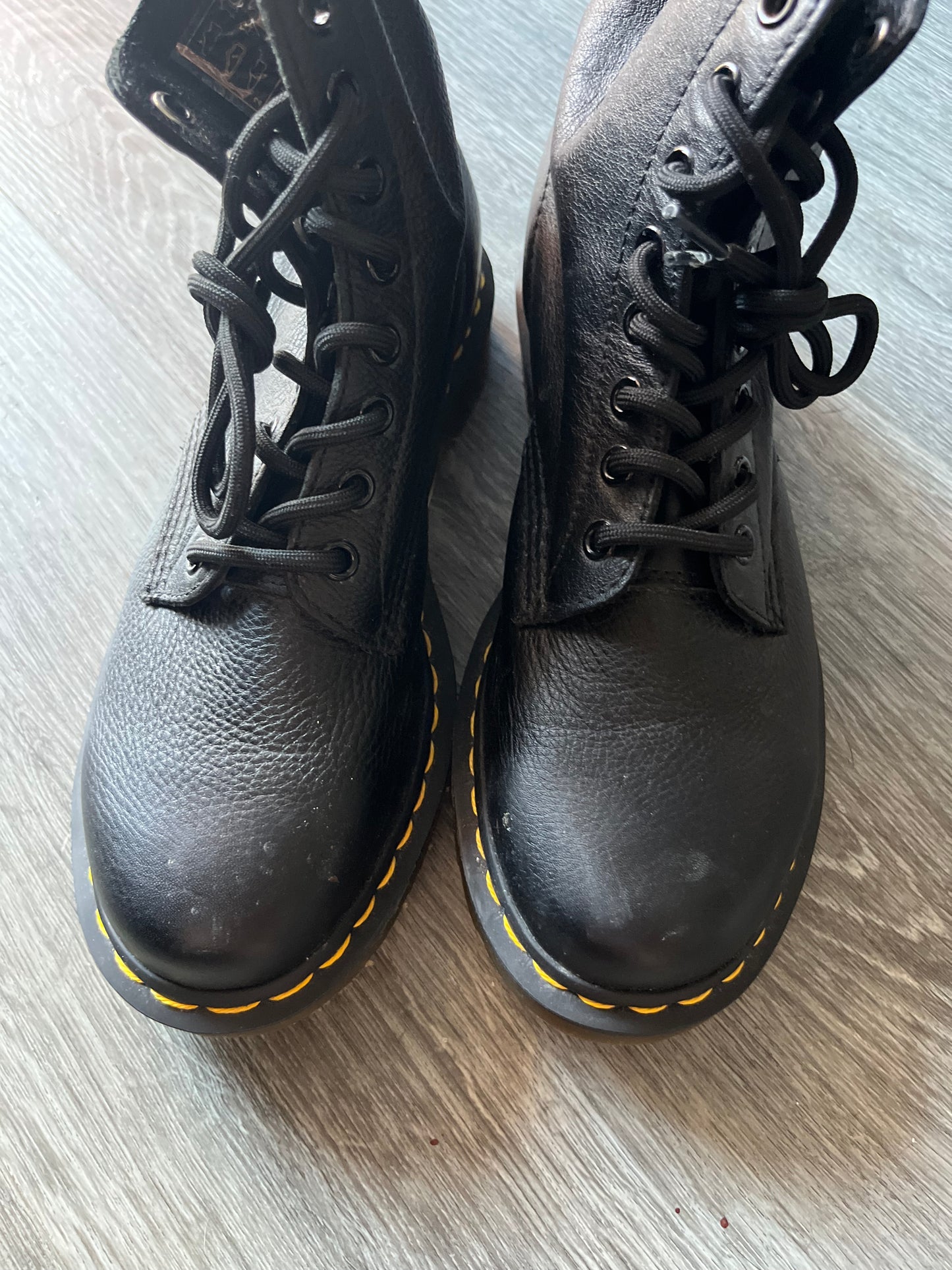 Modern Dr Marten 1460 Leather Boot / Size 8