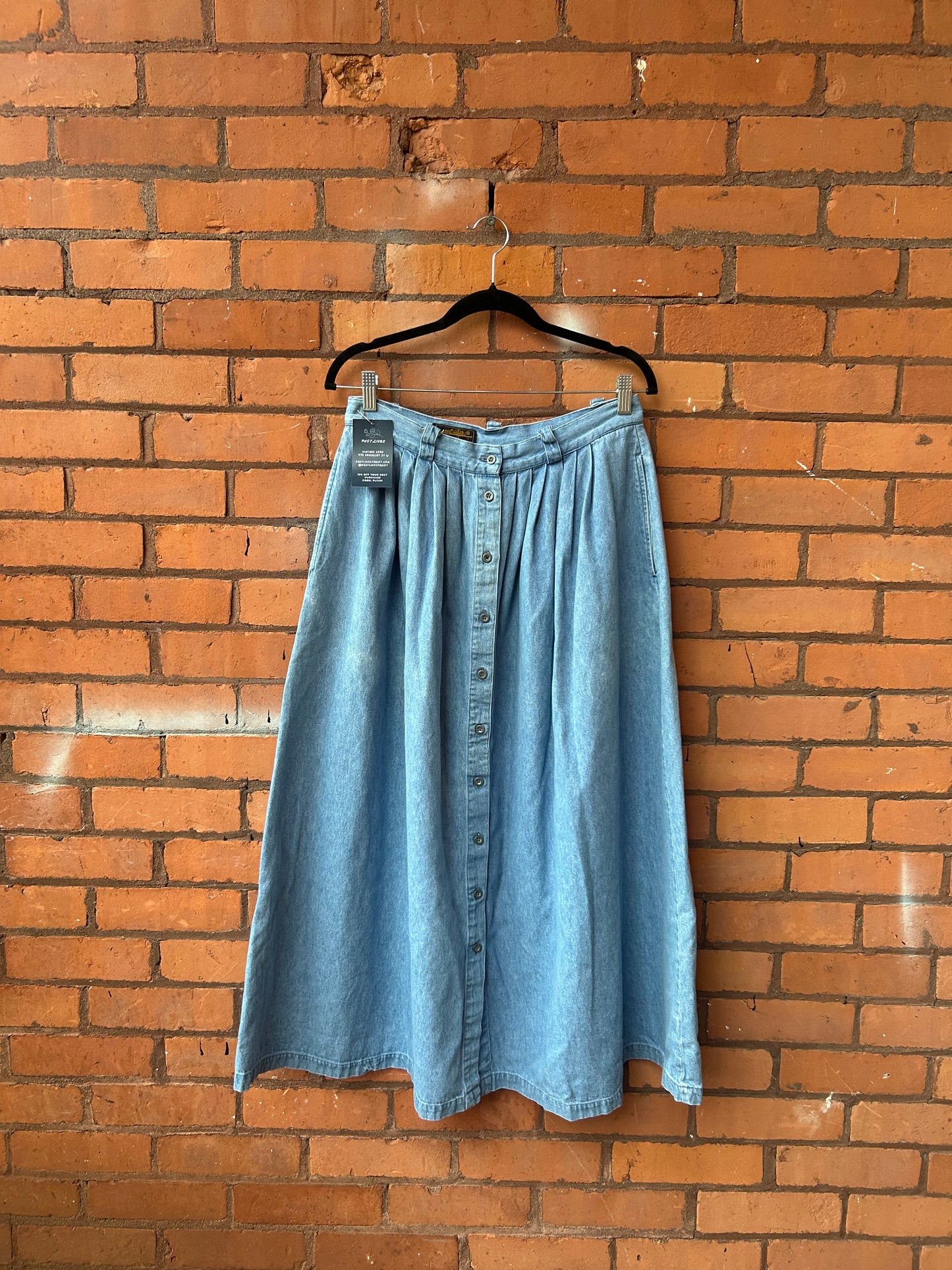 90’s Vintage Denim Button Down Maxi Skirt / 32 Waist