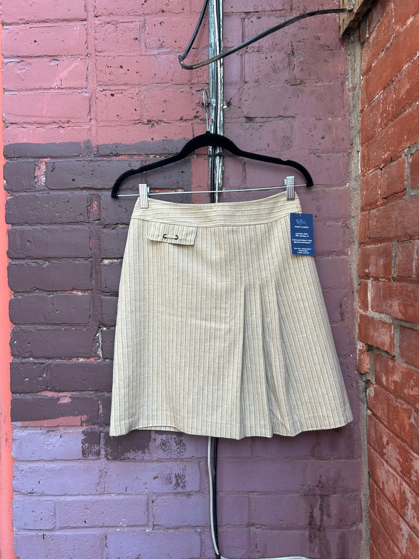 90’s Vintage Beige Pleated High Waist Skirt / 27 Waist
