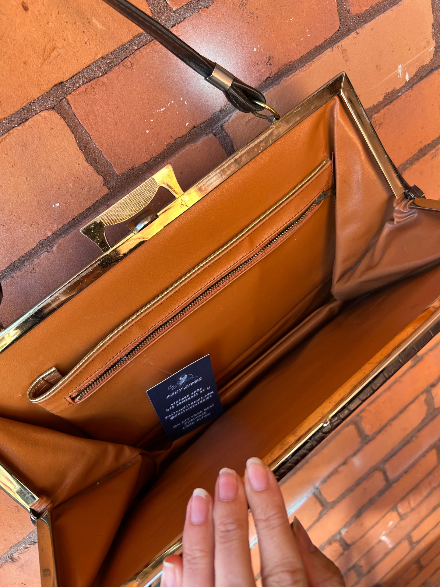 80’s Vintage Brown Leather Clamshell Purse