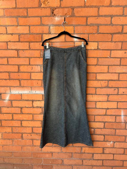Y2K Vintage Denim Mermaid Maxi Skirt / 30 Waist