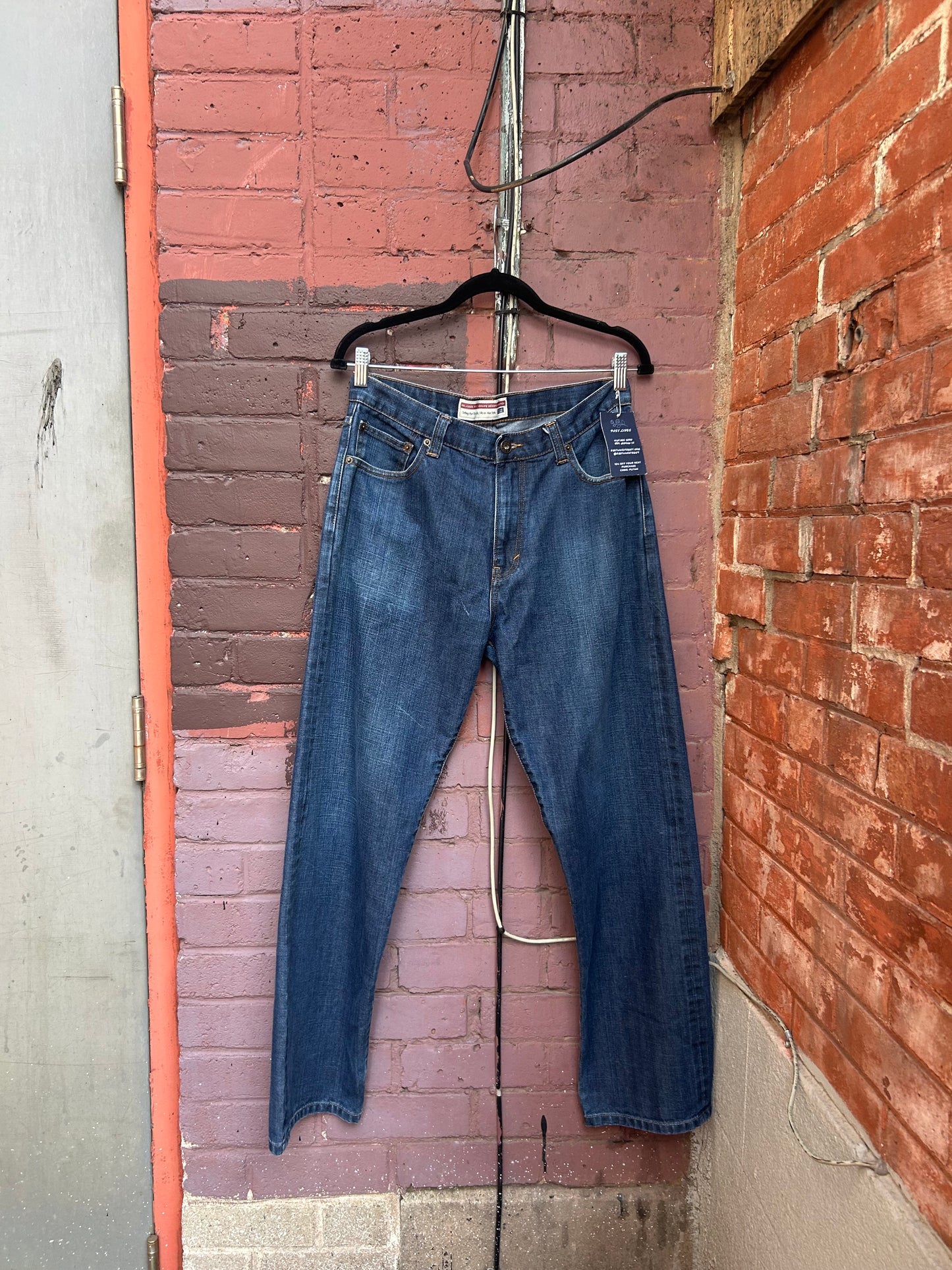 Y2K Vintage Dark Wash Mid Rise Straight Leg Jeans / 32 Waist