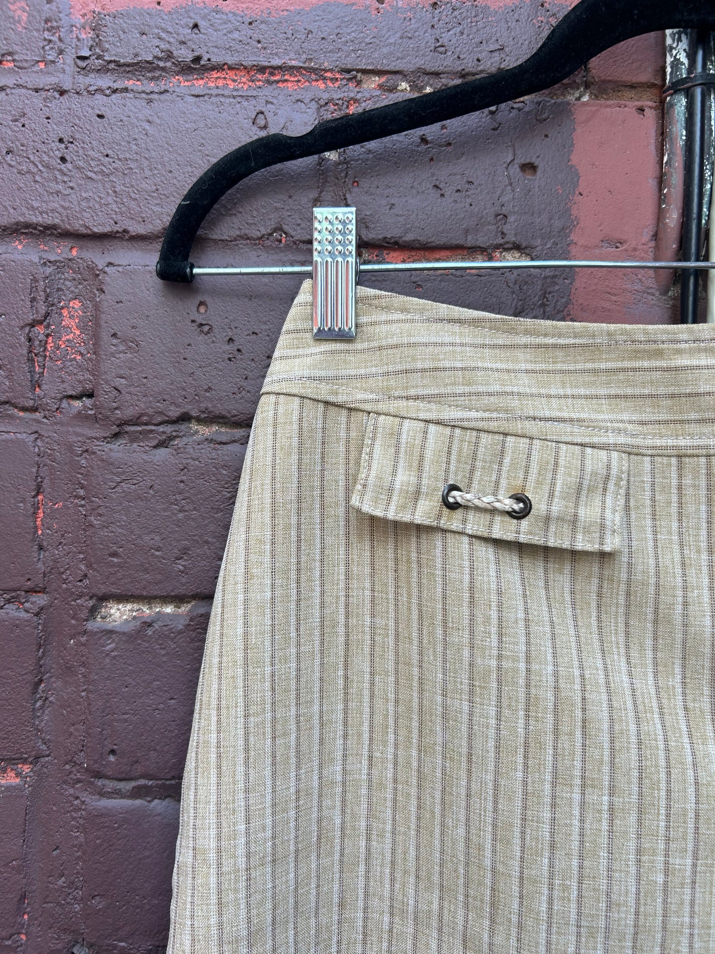 90’s Vintage Beige Pleated High Waist Skirt / 27 Waist