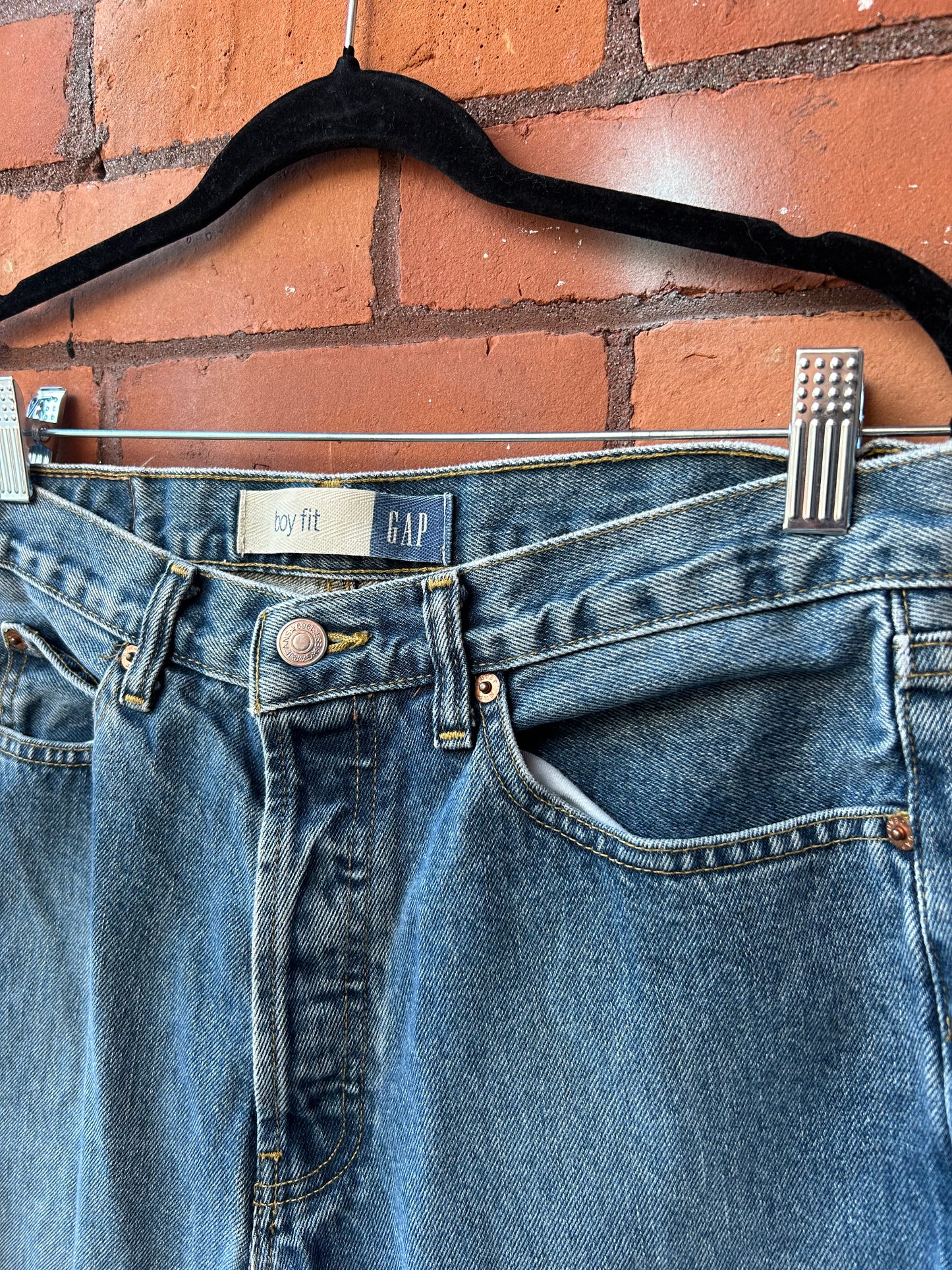 90’s Vintage Gap Faded Blue Straight Leg Jeans / 30 Waist