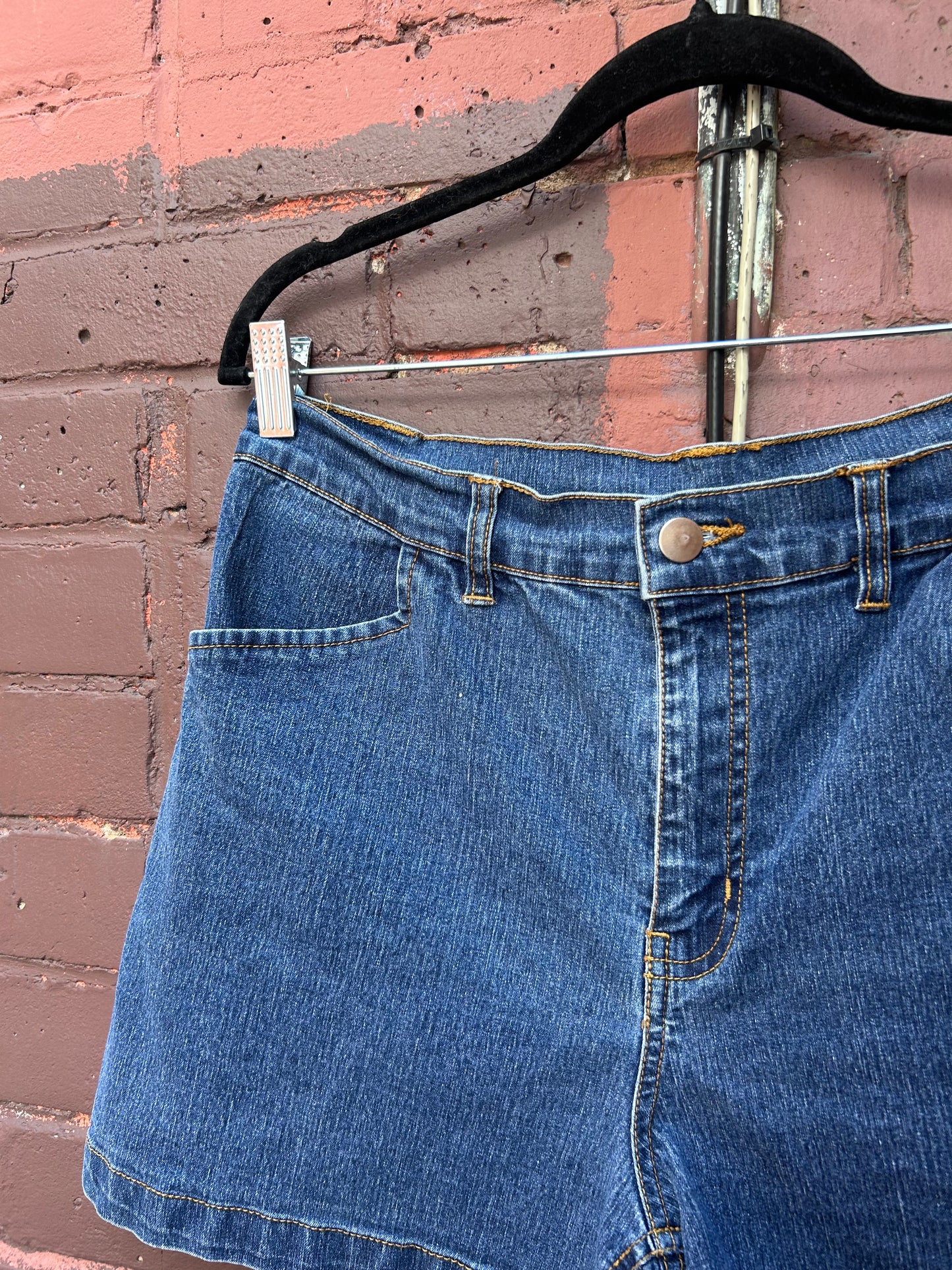 90’s Vintage Blue Denim Shorts / 30 Waist