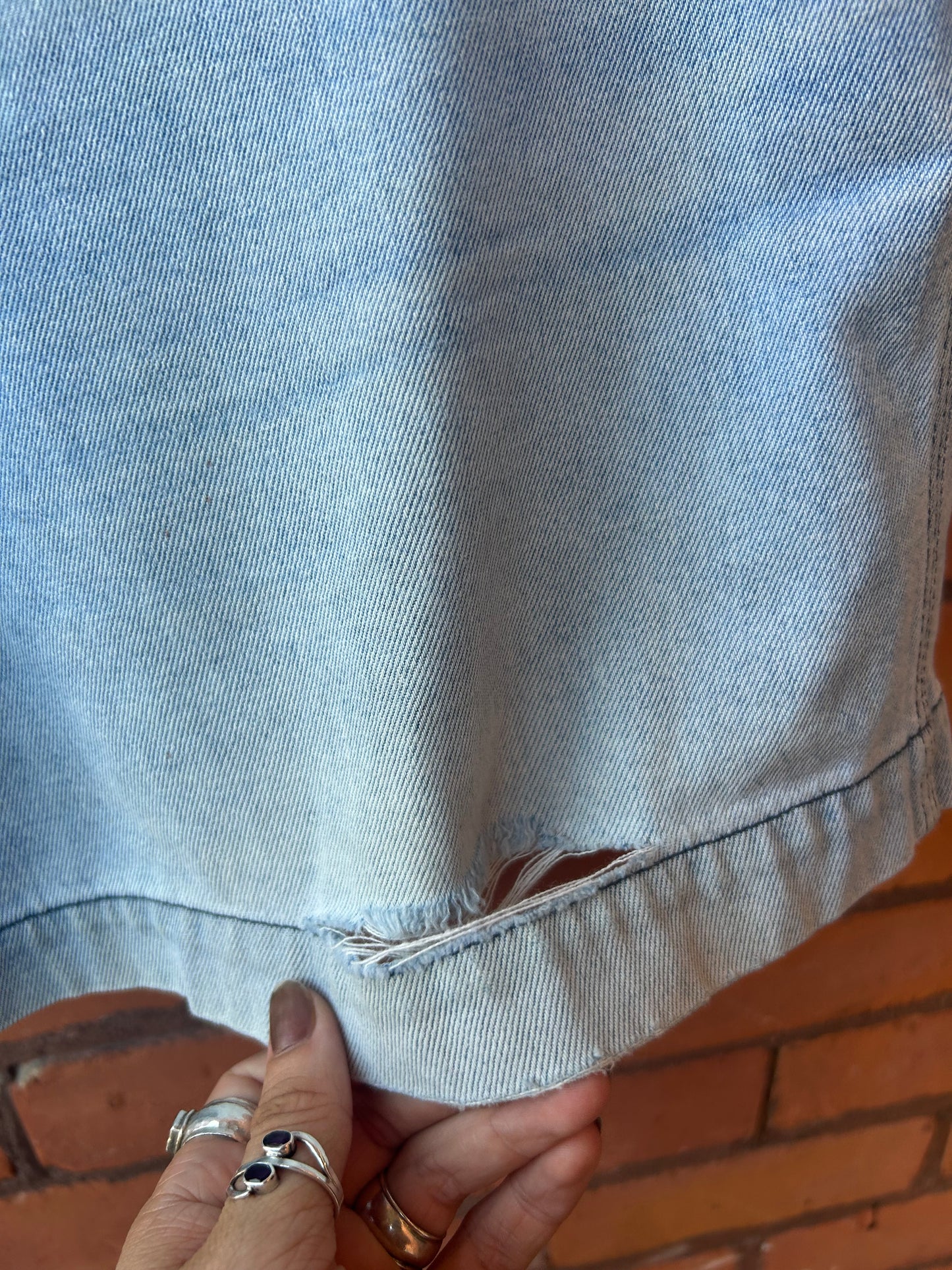90’s Vintage Light Wash Distressed Denim Shorts / 34 Waist