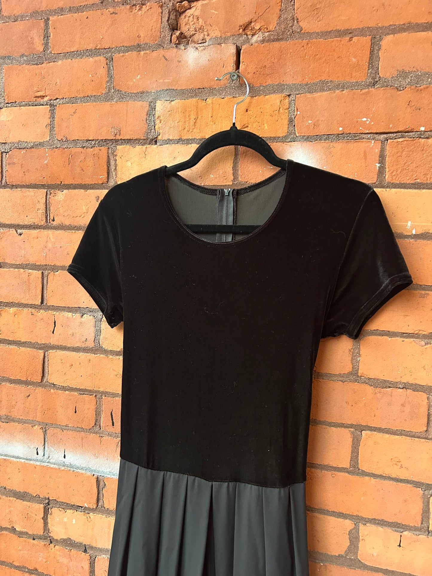 90’s Vintage Black Velvet Bow Wide Leg Jumpsuit / Size 8-10