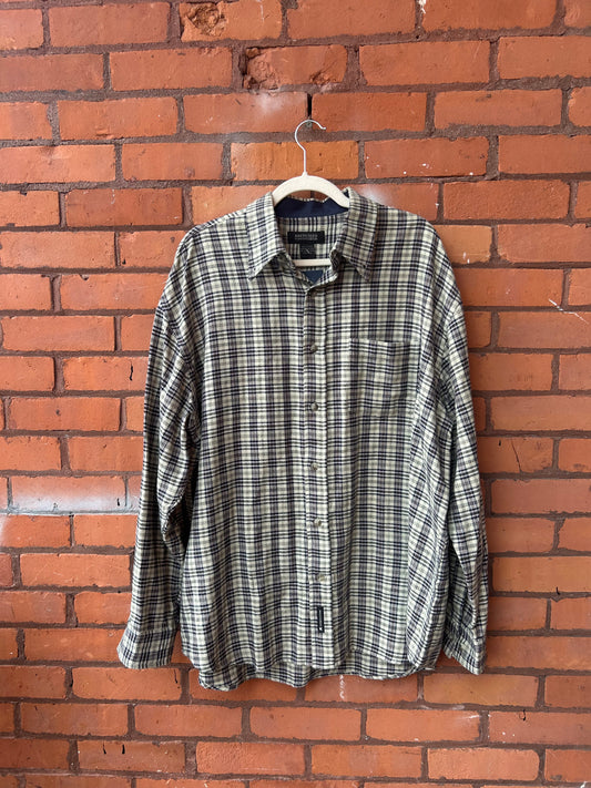 90’s Vintage White & Navy Plaid Flannel Button Down Shirt / Size XXL