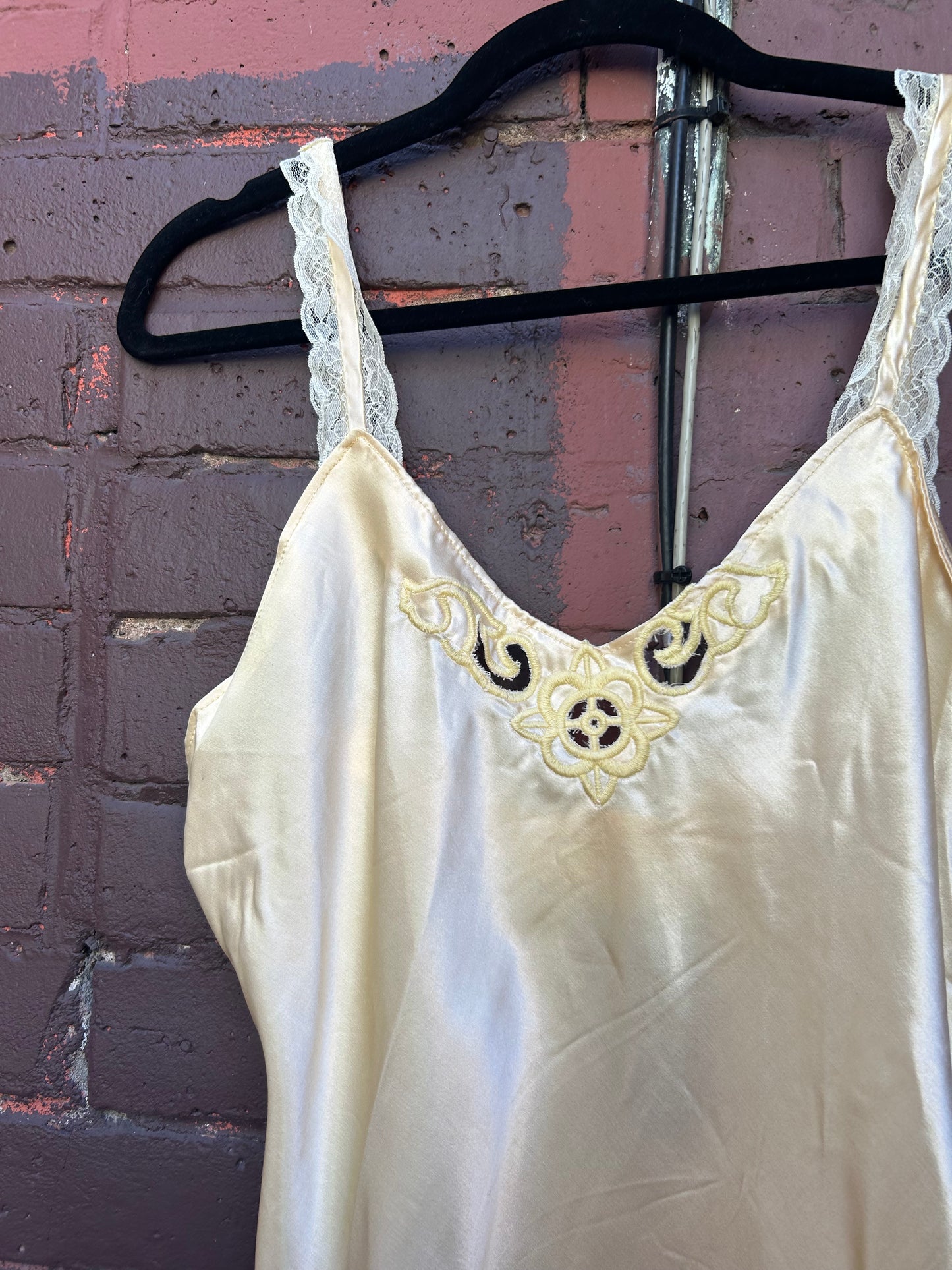 90’s Vintage Butter Yellow Satin Lace Tank Top / Size M