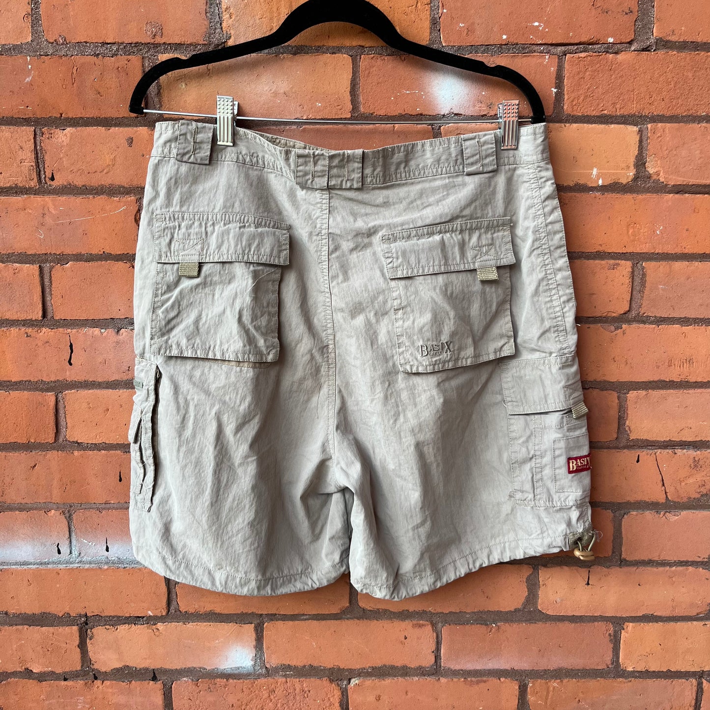 Y2K Vintage Beige Cargo Shorts / 32 Waist
