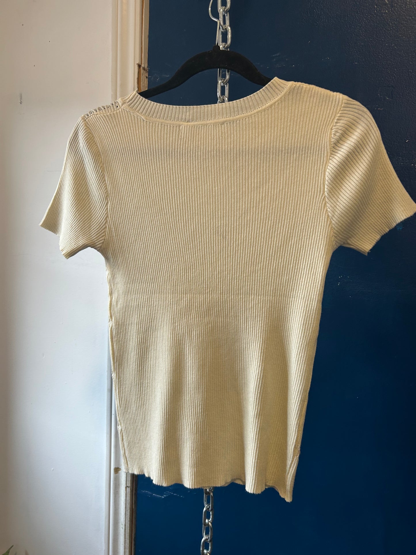 90’s Vintage Cream Ribbed Light Knit Fitted Tee / Size S