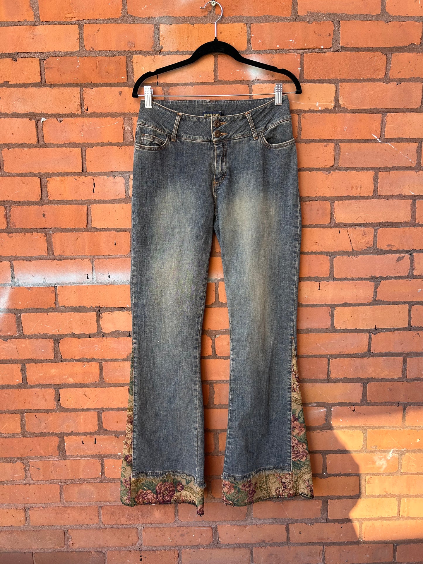 Y2K Vintage Low Rise Tapestry Flare Jeans / 28 Waist