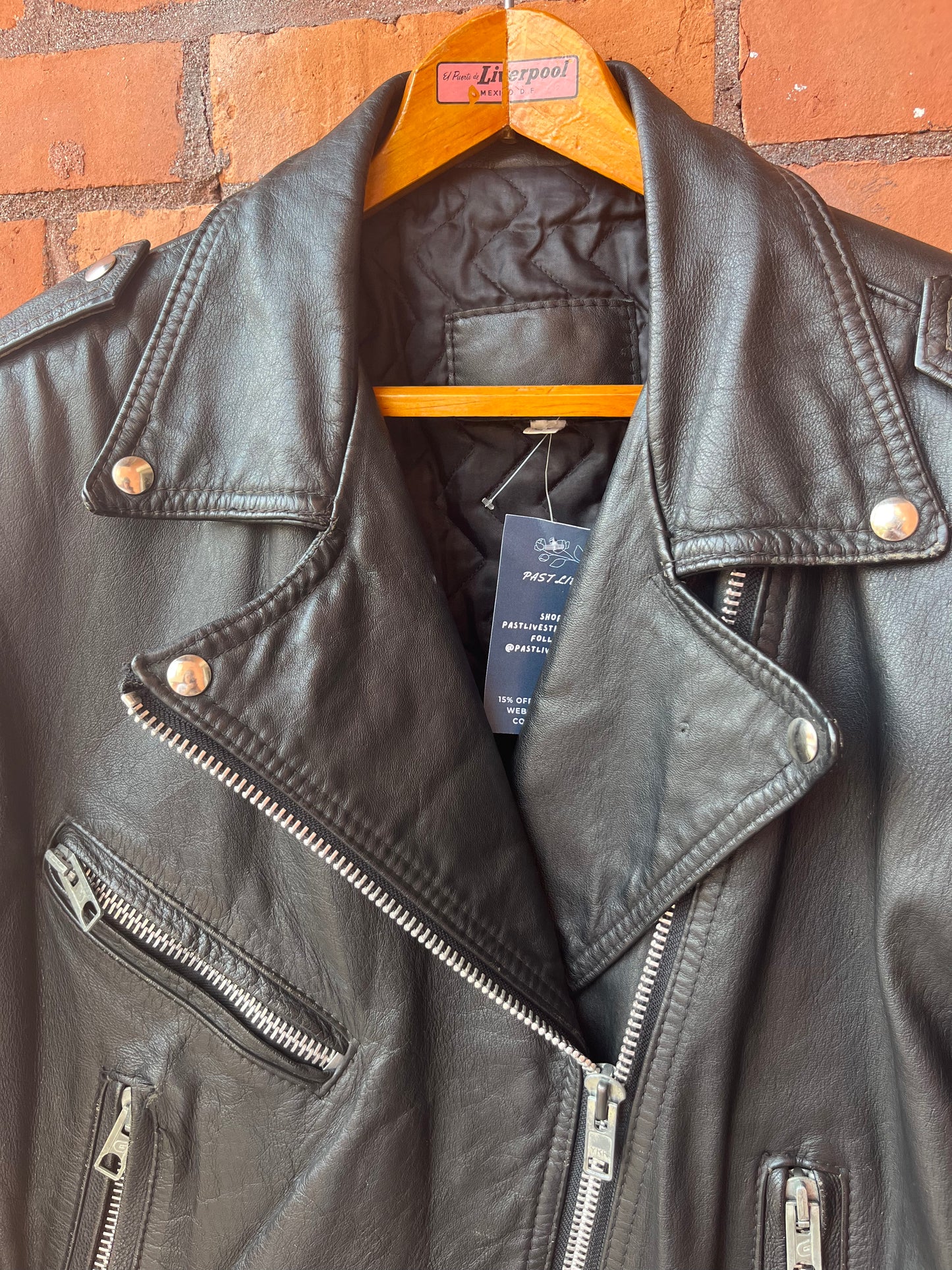 90’s Vintage Classic Black Leather Biker Jacket / Size L
