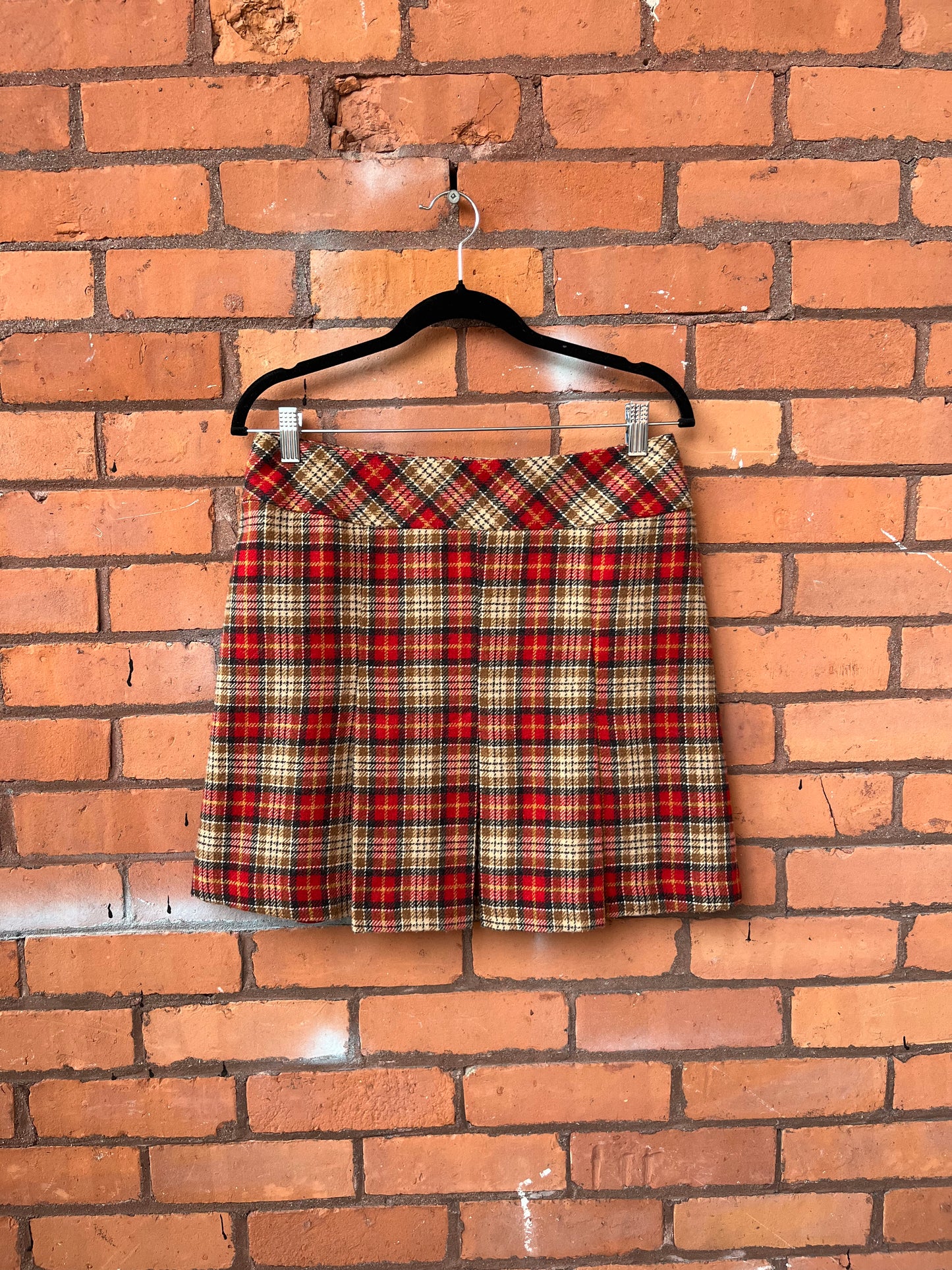 90’s Vintage Plaid Pleated Mini Skirt / 30 Waist