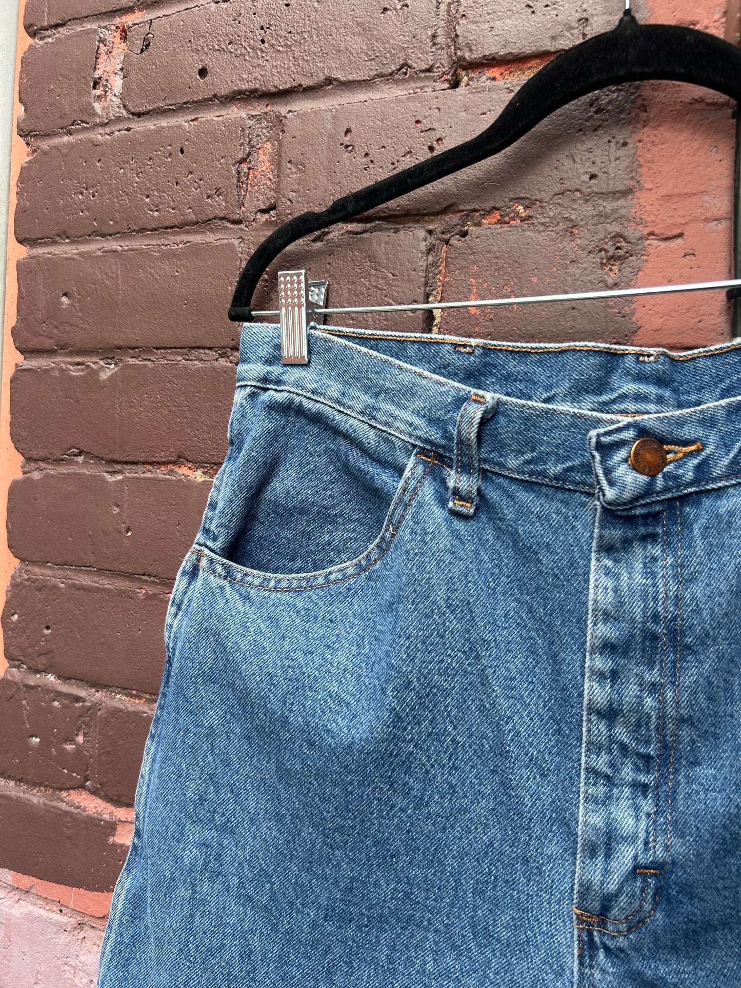 90's Vintage Classic Cut Off Jorts / 34 Waist